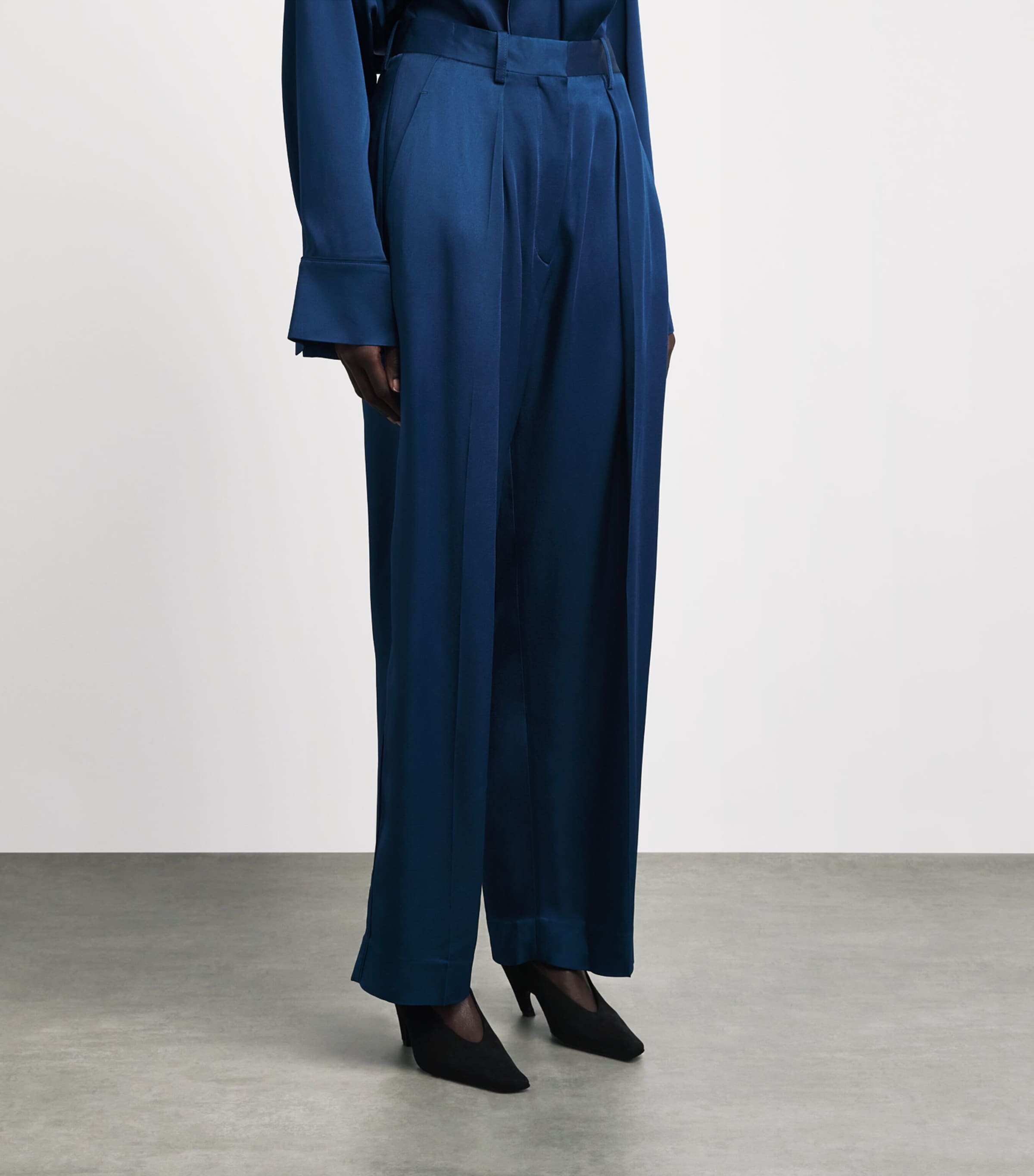 Victoria Beckham Womens Cecilia Wide-Leg Trousers Dark Ocean Image 4