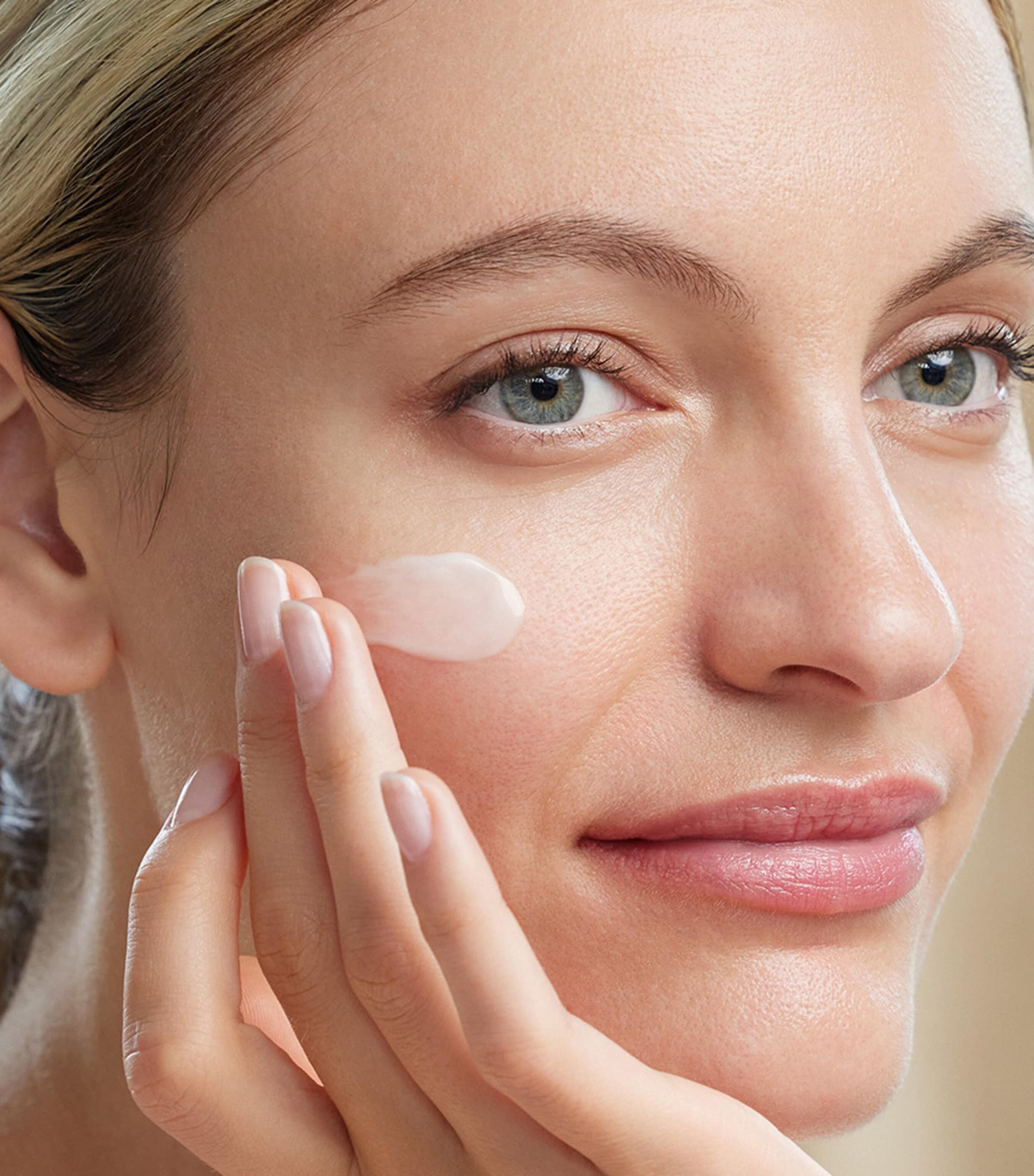 Absolute Silk Illuminative Cream (40ml) NO COLOUR Image 6