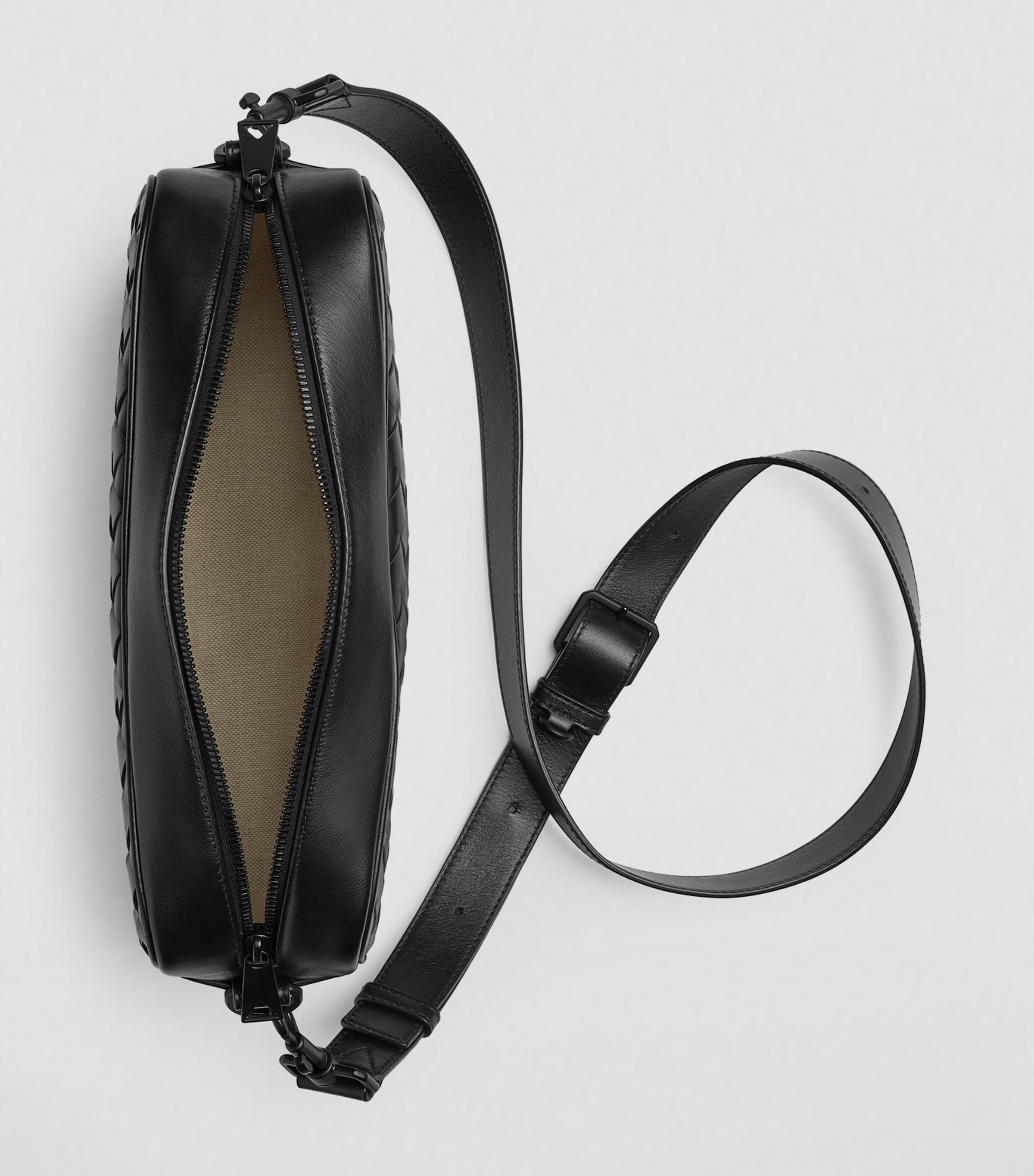 BOTTEGA VENETA＊ショルダーバック（MEDIUM CAMERA BAG ） BOTTEGA VENETA】ミニ イントレチャート カメラバッグ (BOTTEGA