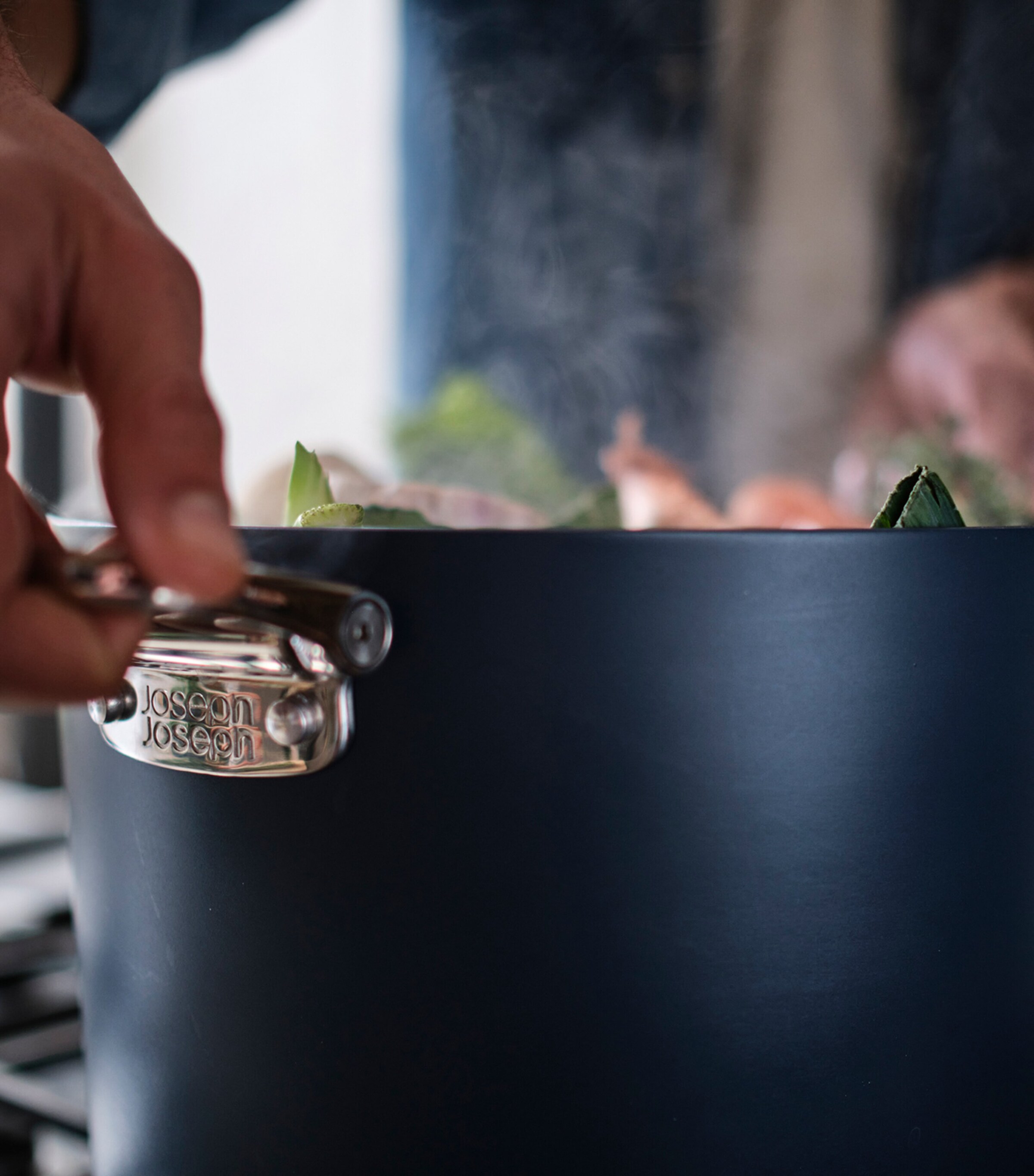 Space Non-Stick Folding Handle Stock Pot and Lid (25cm) MIDNIGHT BLUE Image 3