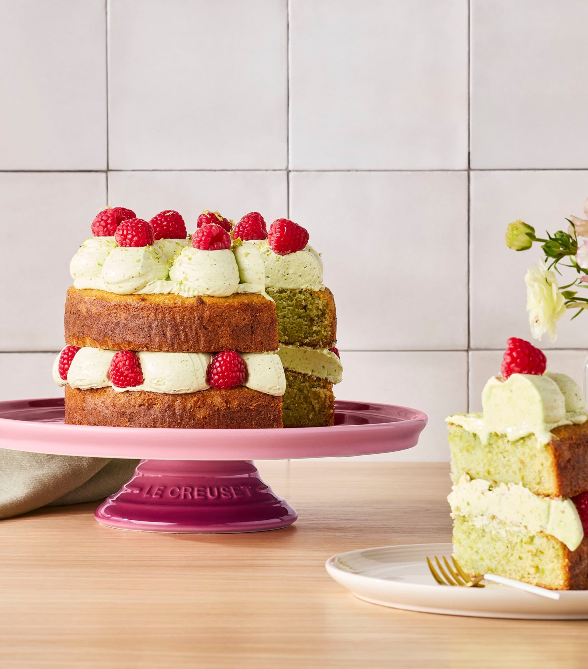 Le Creuset Stoneware Cake Stand (30cm) Rose Quartz Image 6