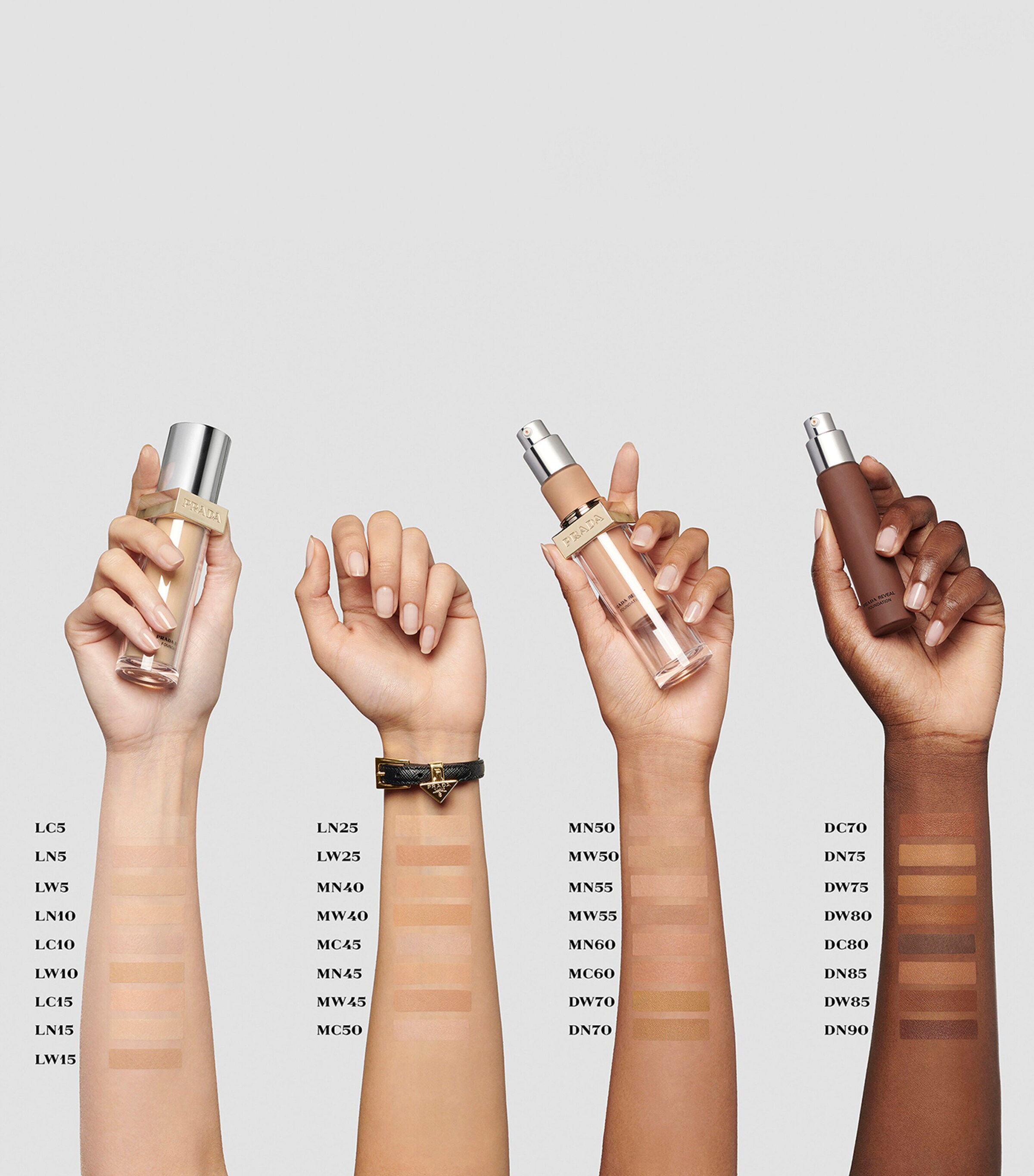 Reveal Skin Optimising Foundation MN55 Image 3