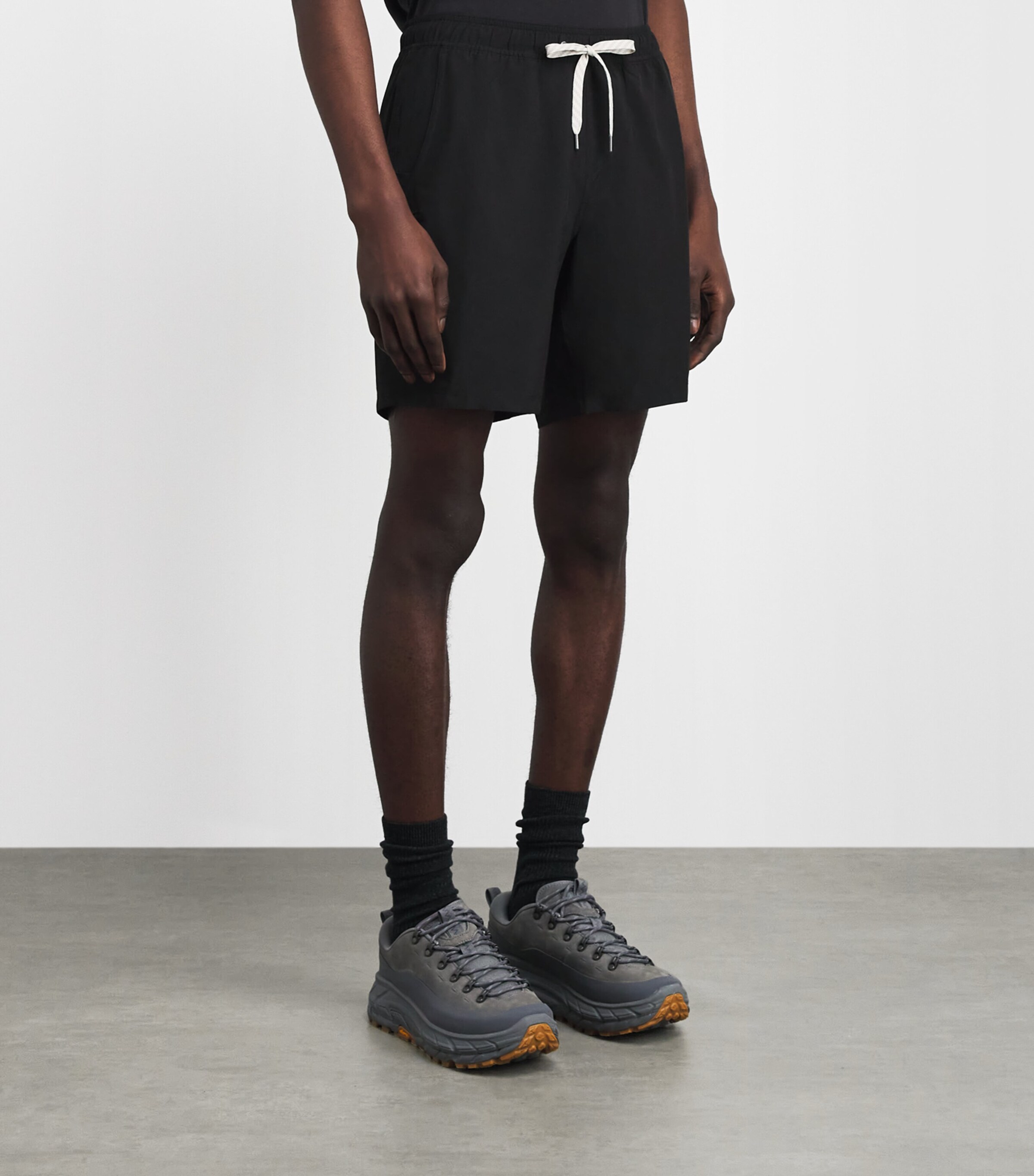 VUORI Mens Trail Shorts Black Blk Image 4