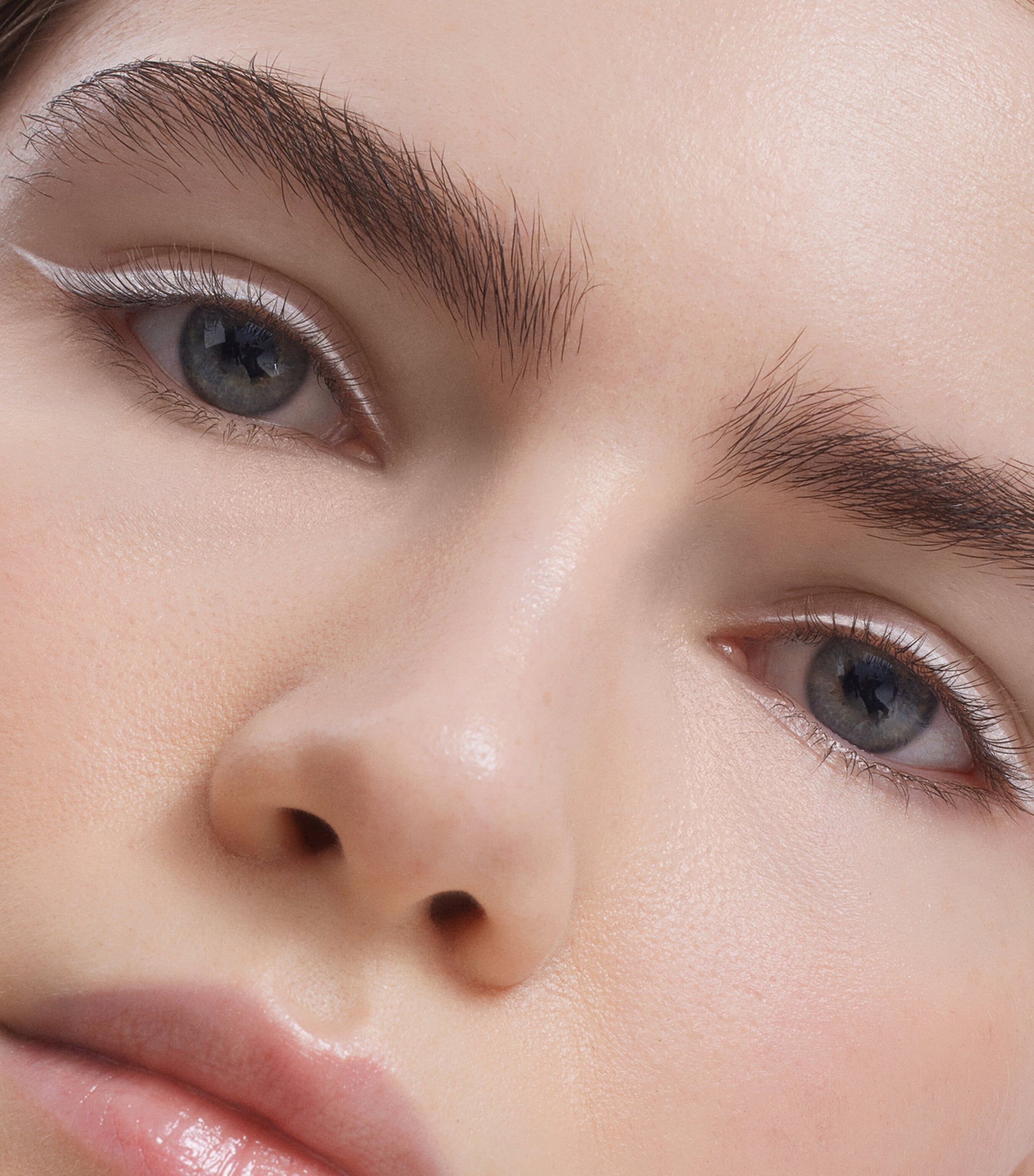 Satin Kajal Eyeliner LINEN Image 3