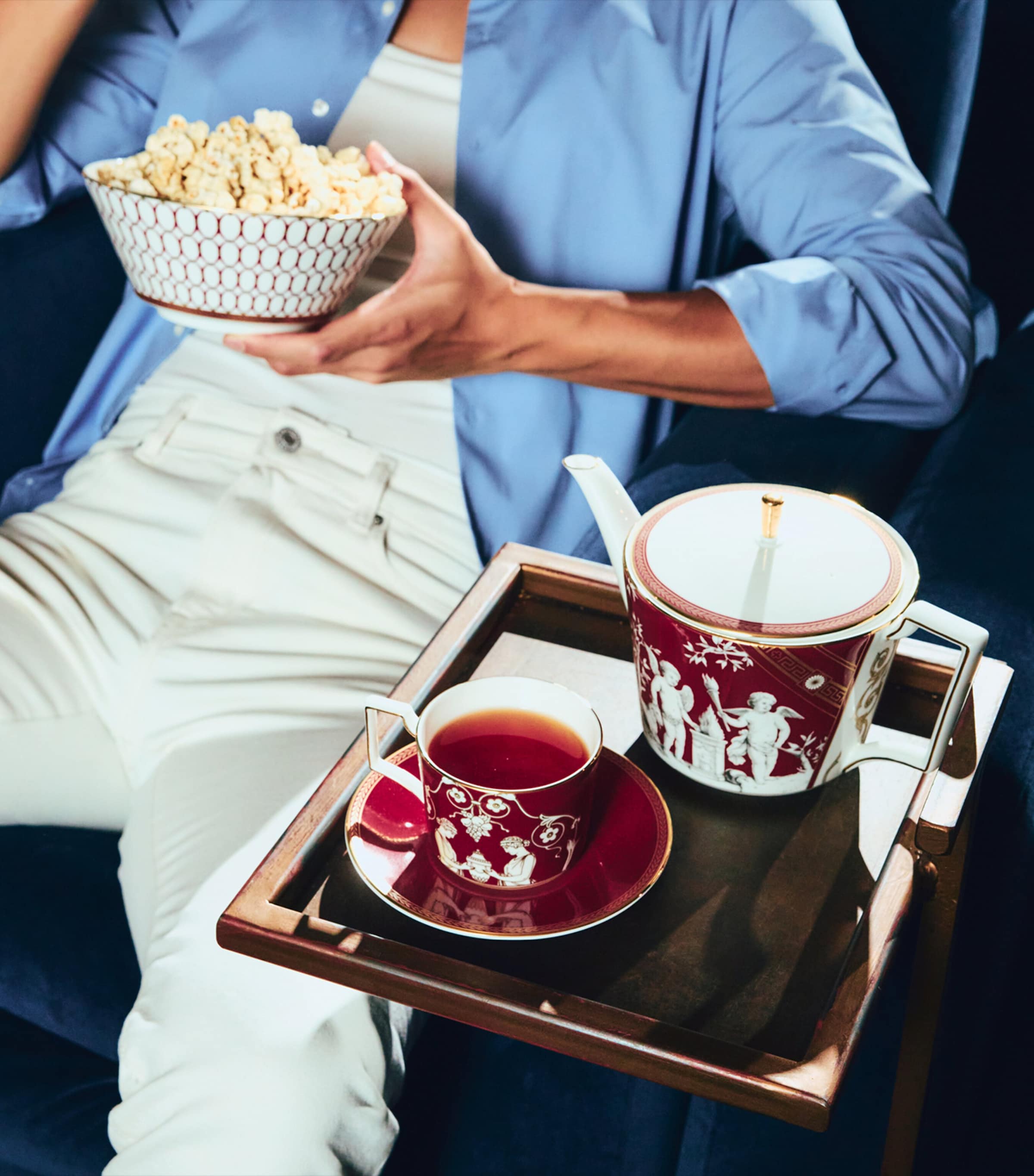 Set of 2 Renaissance Teacups and Saucers RED Image 2