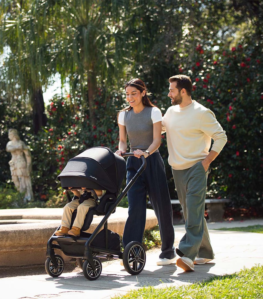 MIXX Next Pushchair and Carry Cot, ARRA Flex Car Seat and BASE Curv Adaptor Bundle CEDAR Image 2