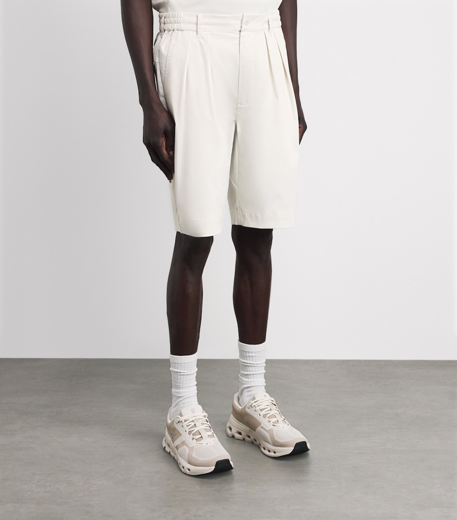 Manors Mens Water-Repellent Greenskeeper Shorts Pebble Image 4