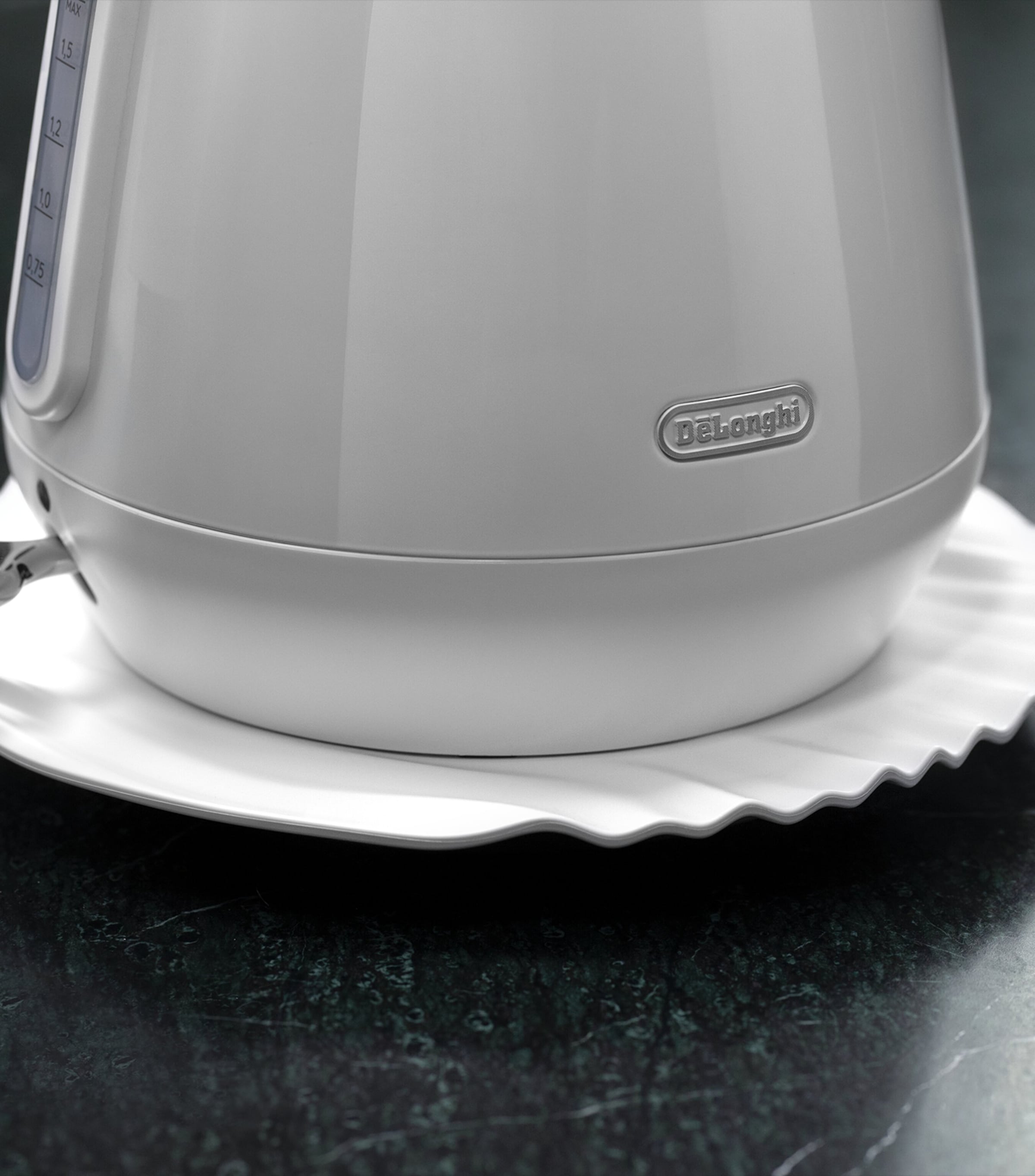 Eclettica Kettle (1.7L) WHITE Image 7