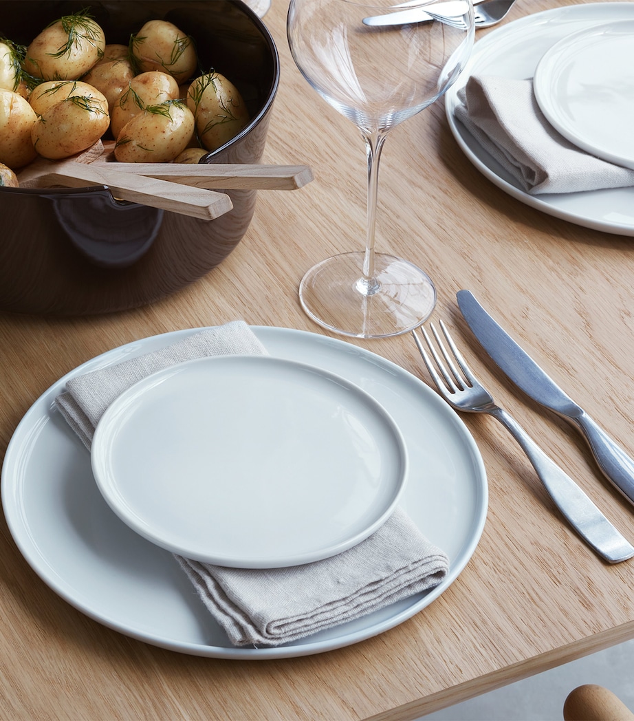 Set of 2 Porcelain Collective Starter Plates (20cm) WHITE Image 5