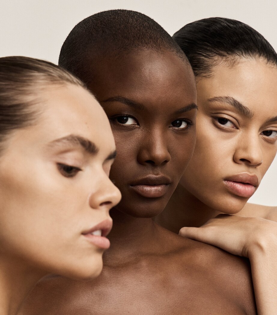 Natural Blur Powder Foundation 9C 9C Image 5