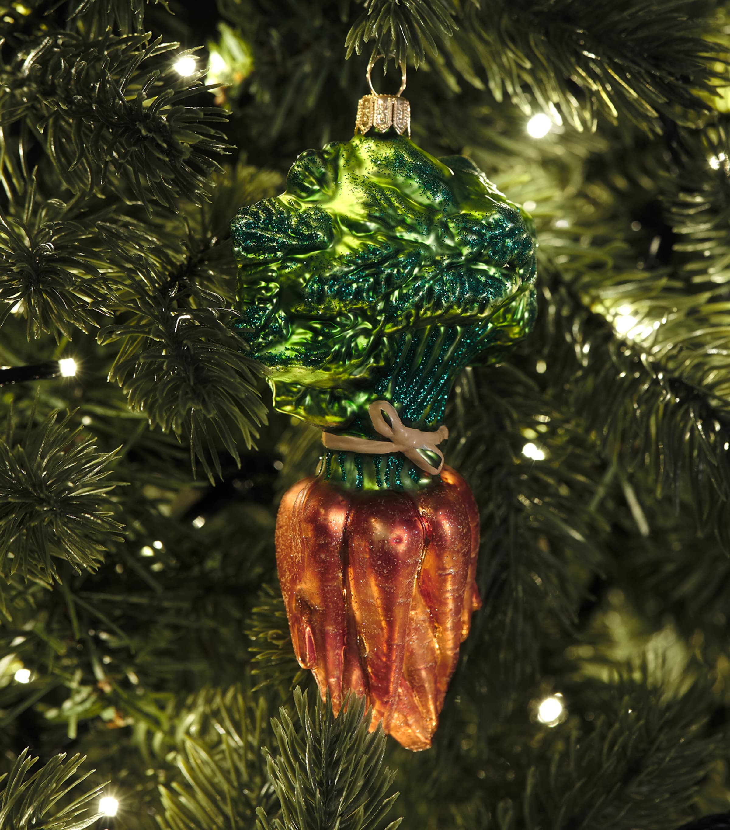 Harrods Glass Bunch of Carrots Tree Decoration Image 3