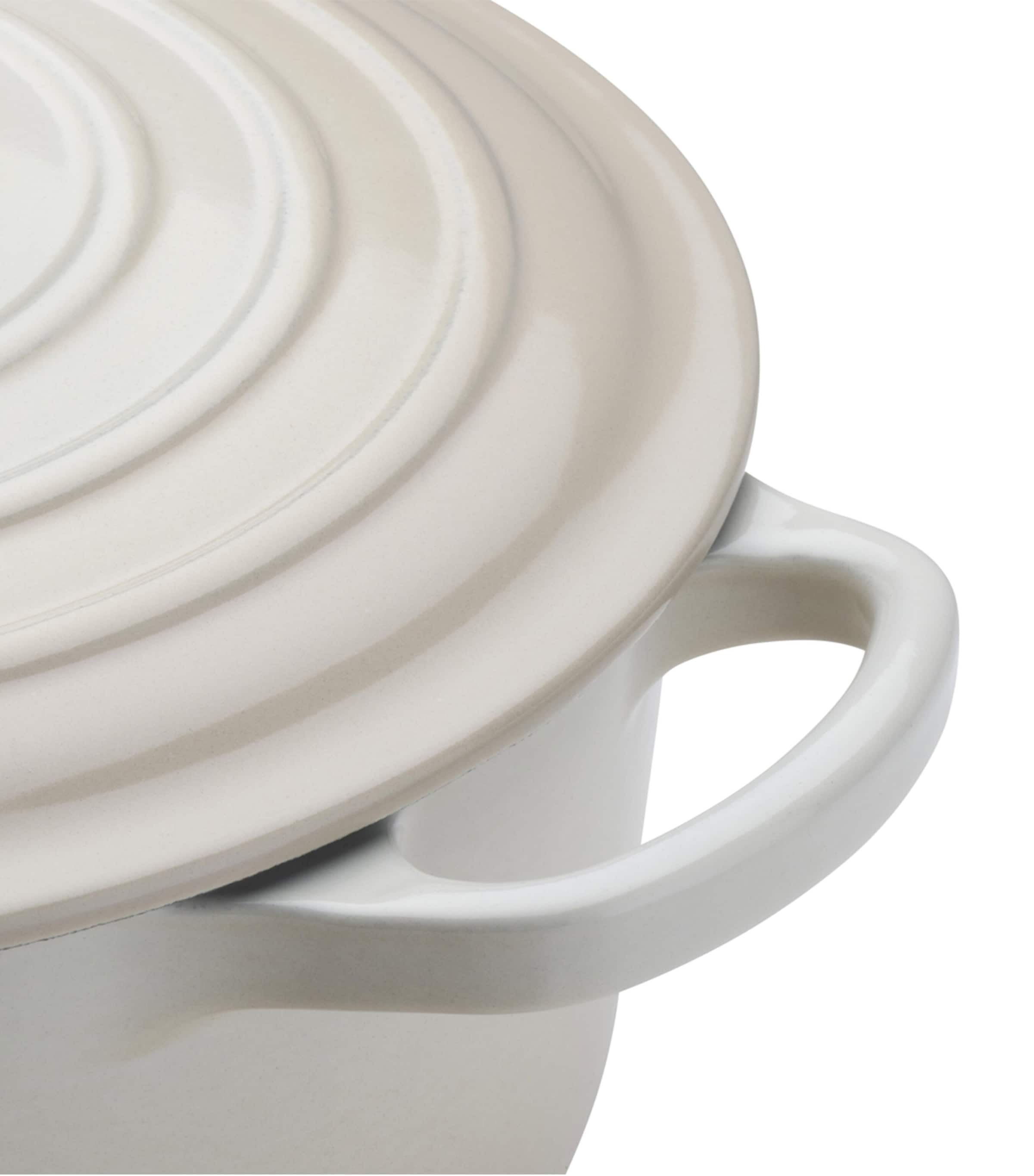 Le Creuset Cast Iron Round Casserole Dish (20cm) Meringue Image 3