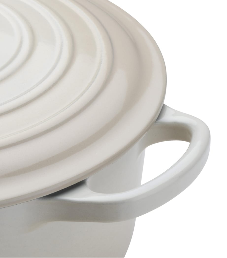 Cast Iron Round Casserole Dish (20cm) MERINGUE Image 3