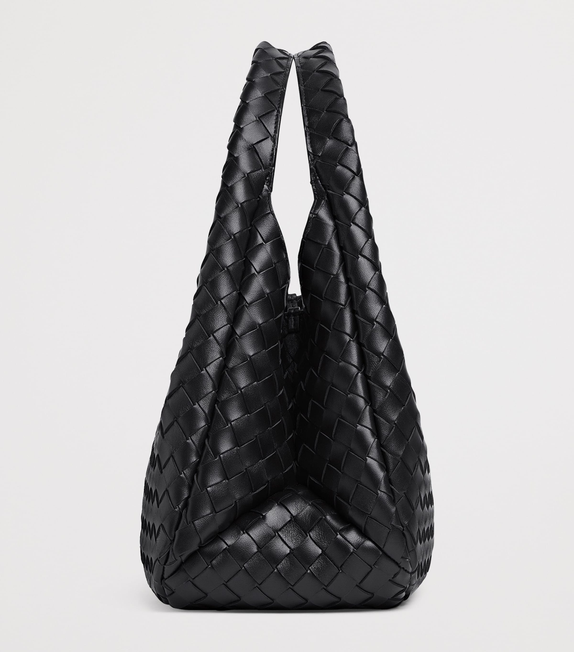 バッグ BOTTEGA VENETA Intrecciato Campana Bag BOTTEGA VENETA Campana intrecciato leather shoulder bag