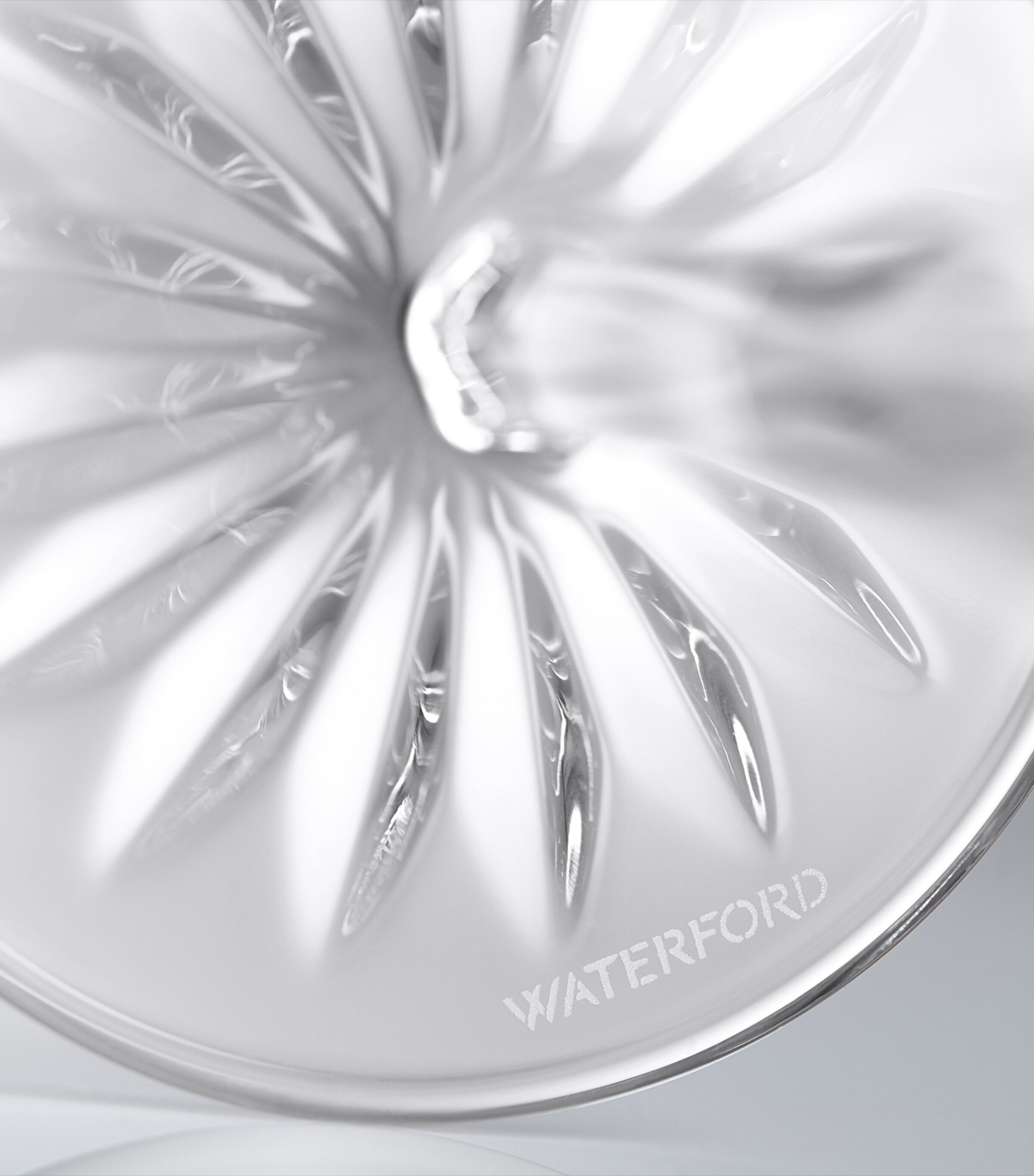 Set of 2 Crystal Lismore Champagne Flutes (170ml) RED Image 5