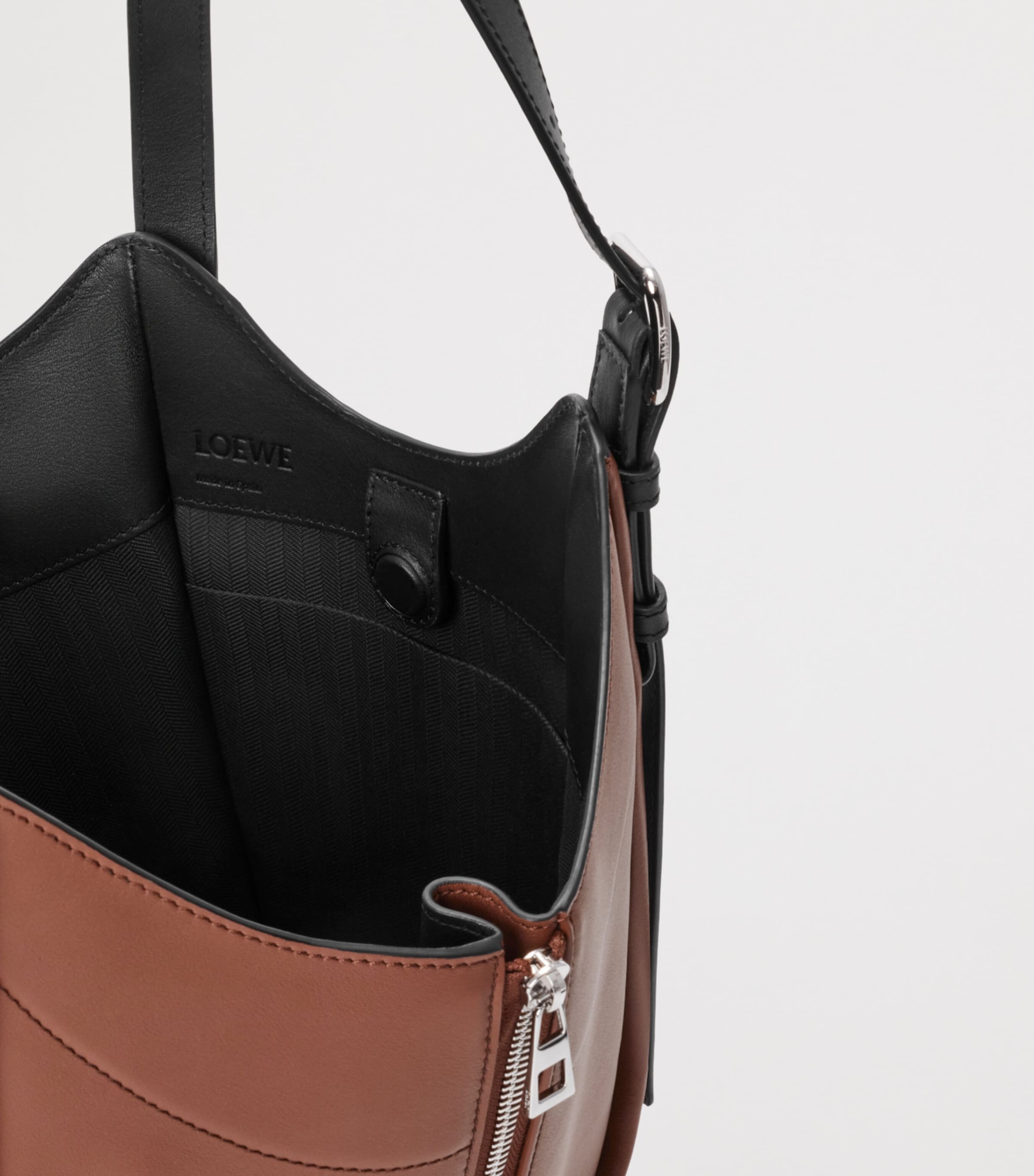 LOEWE Womens Lion Intarsio Hammock Flip Tote Bag Black/pecan Image 7