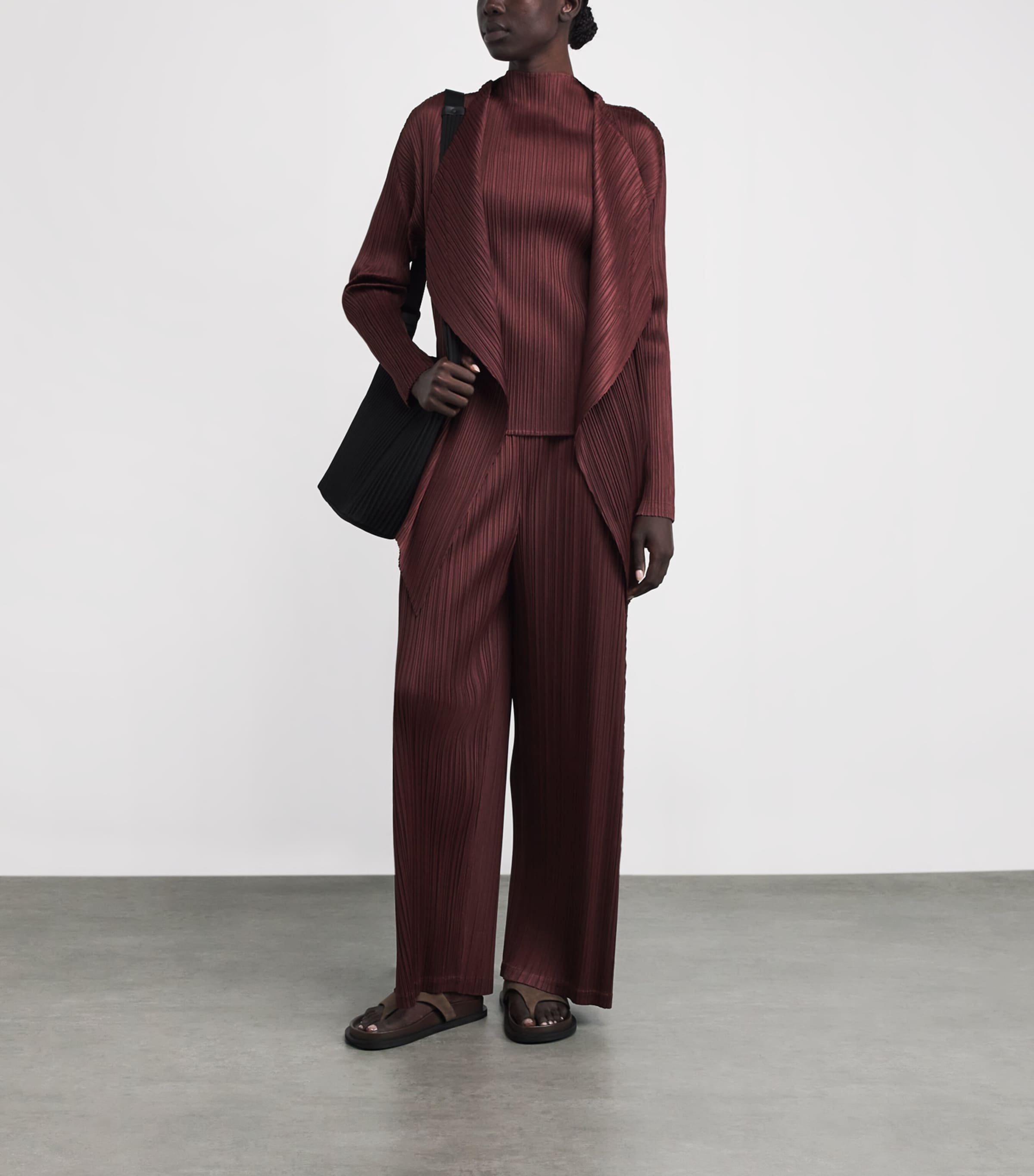 January Monthly Colours Cardigan BORDEAUX Image 2