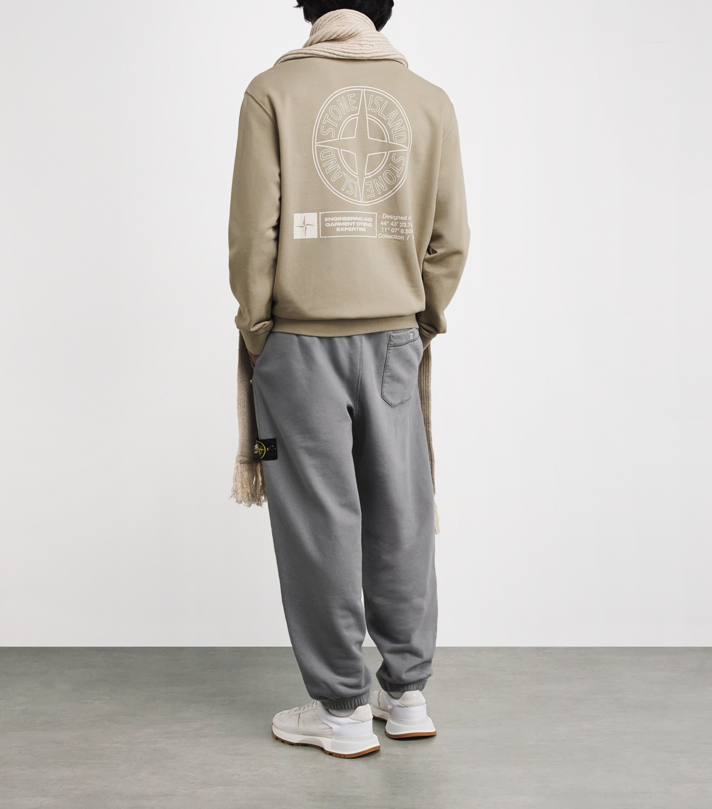 Industrial Four Compass Sweatshirt V009A Image 2