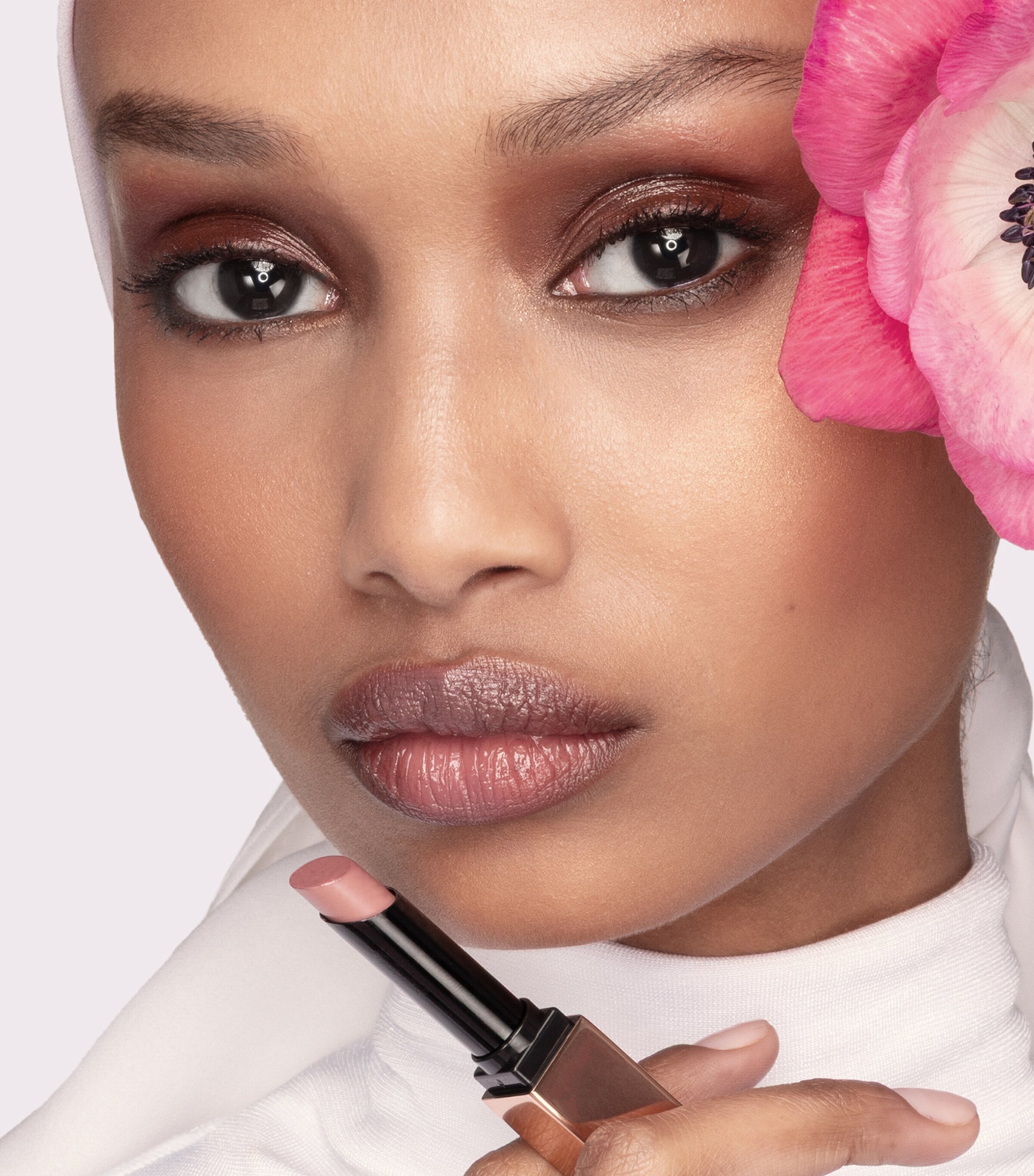 Afterglow Sensual Shine Lipstick  1STMOVE Image 9