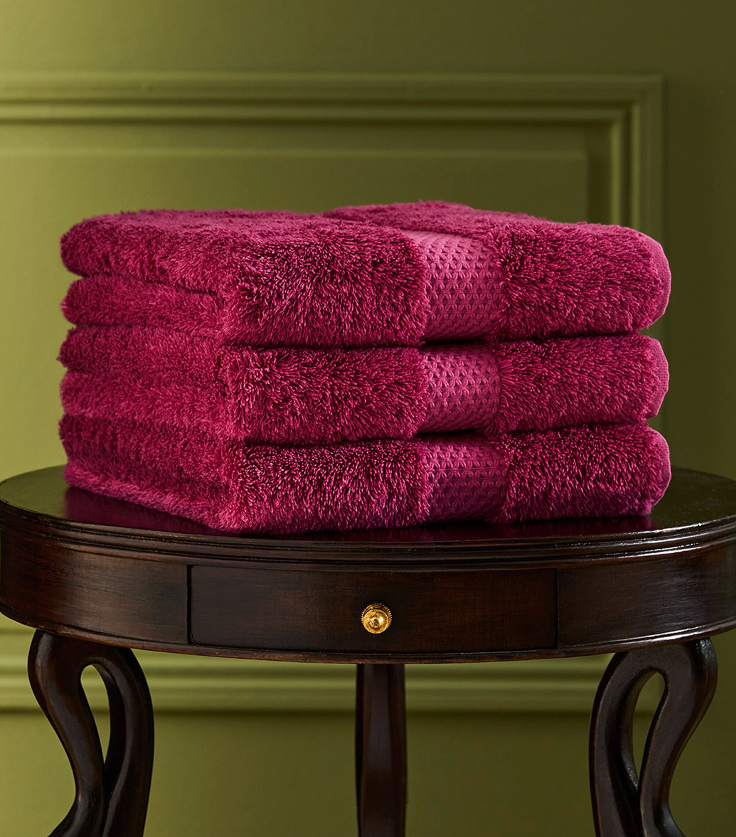 Yves Delorme Étoile Bath Sheet (92cm x 160cm) Fushia Image 3