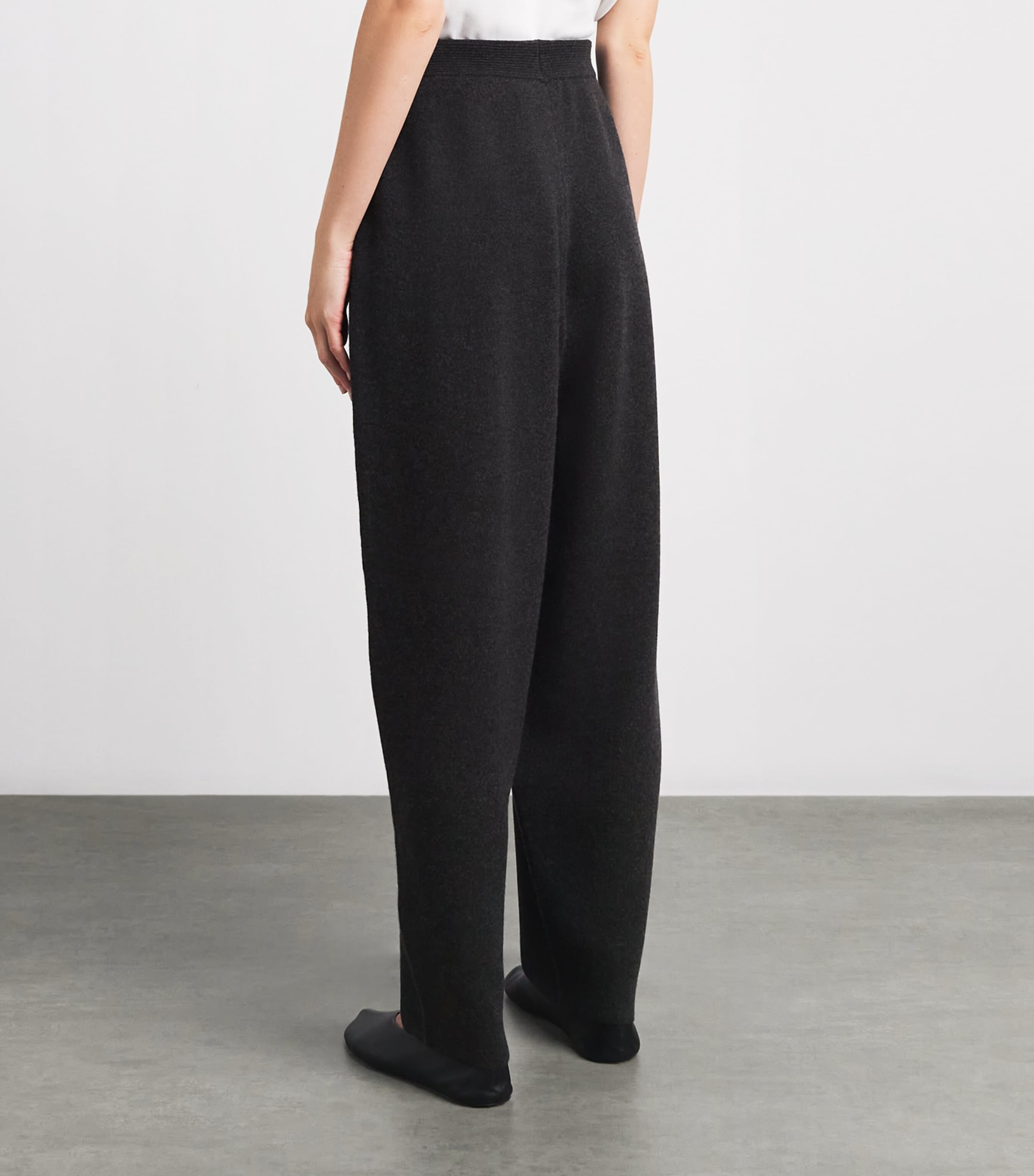arch 4 Womens Cashmere Hayden Barrel Trousers Dark Charcoal Image 5