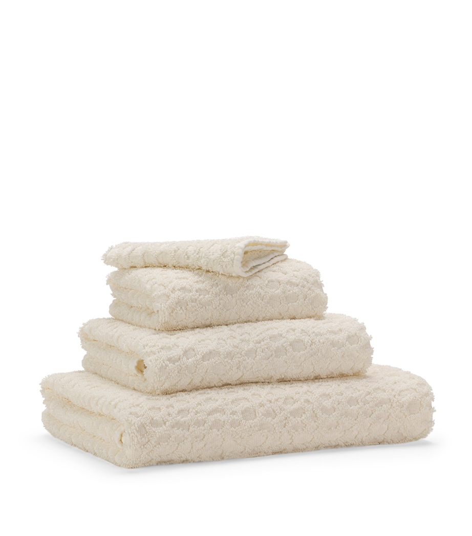 Egyptian Cotton Lodge Bath Towel (70cm x 140cm) 103 IVORY Image 2