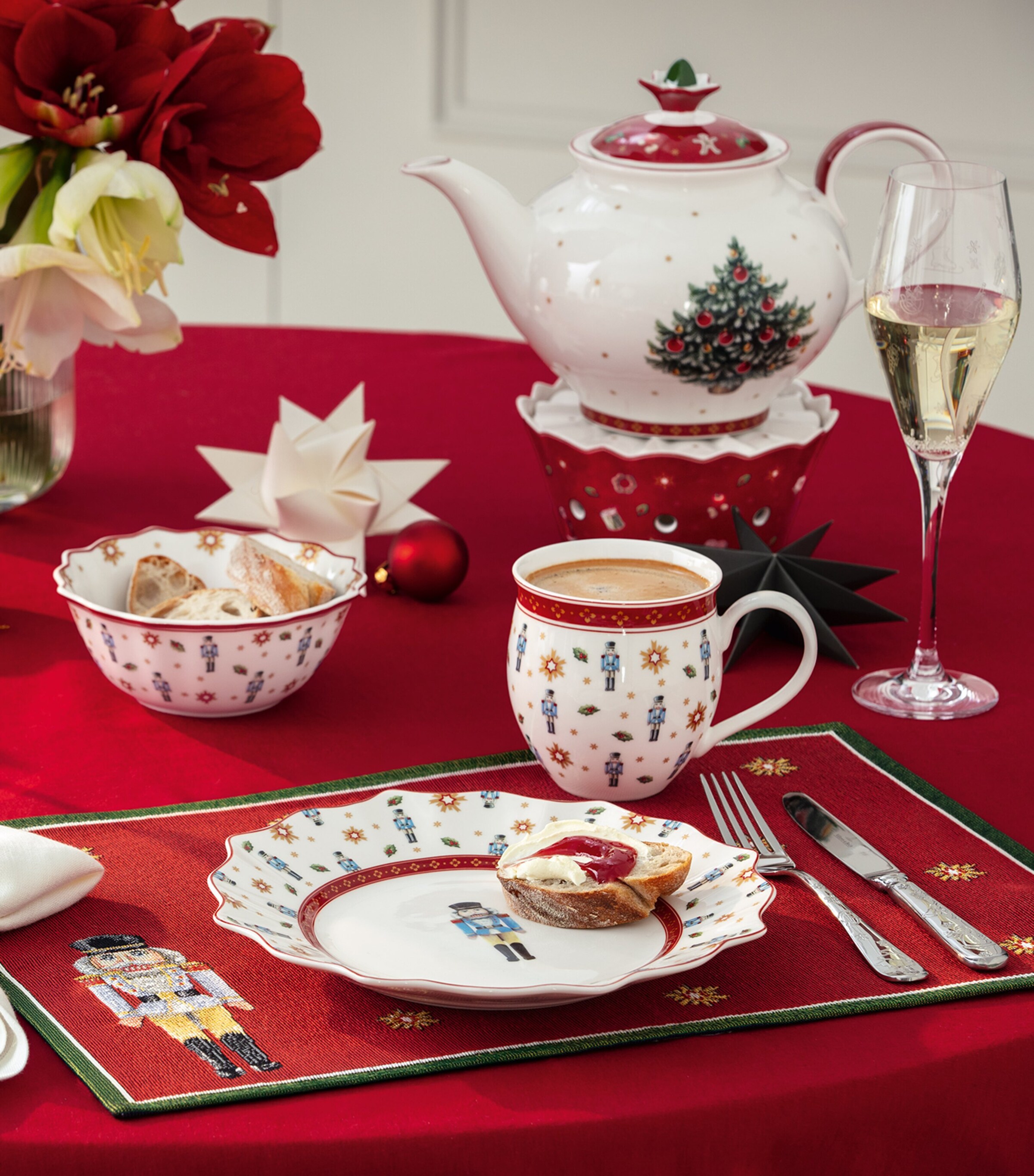 Porcelain Toy's Delight Anniversary Mugs (Set of 4) MULTI Image 9