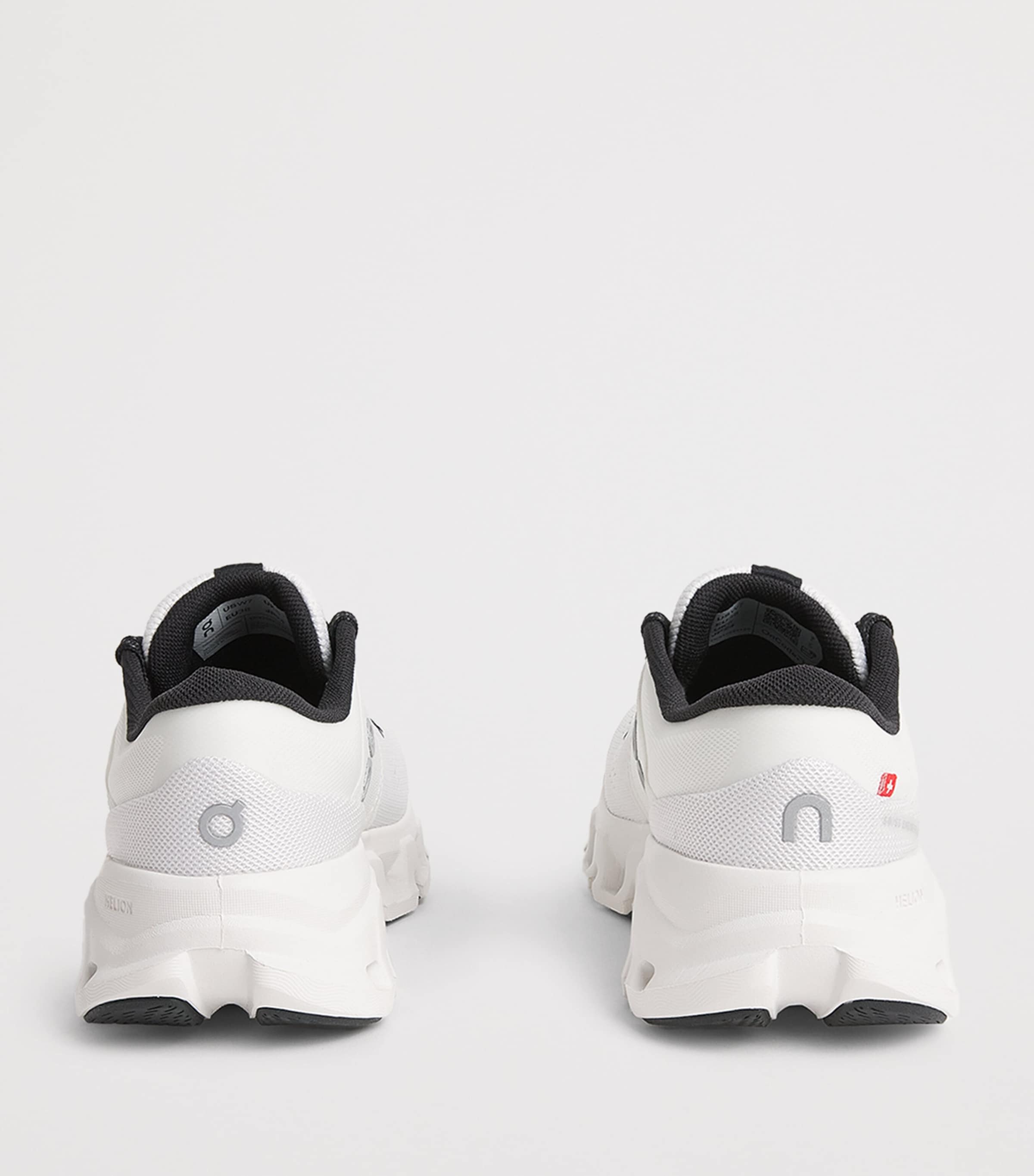 On Womens Cloud X 5 Trainers White/ Black Image 3