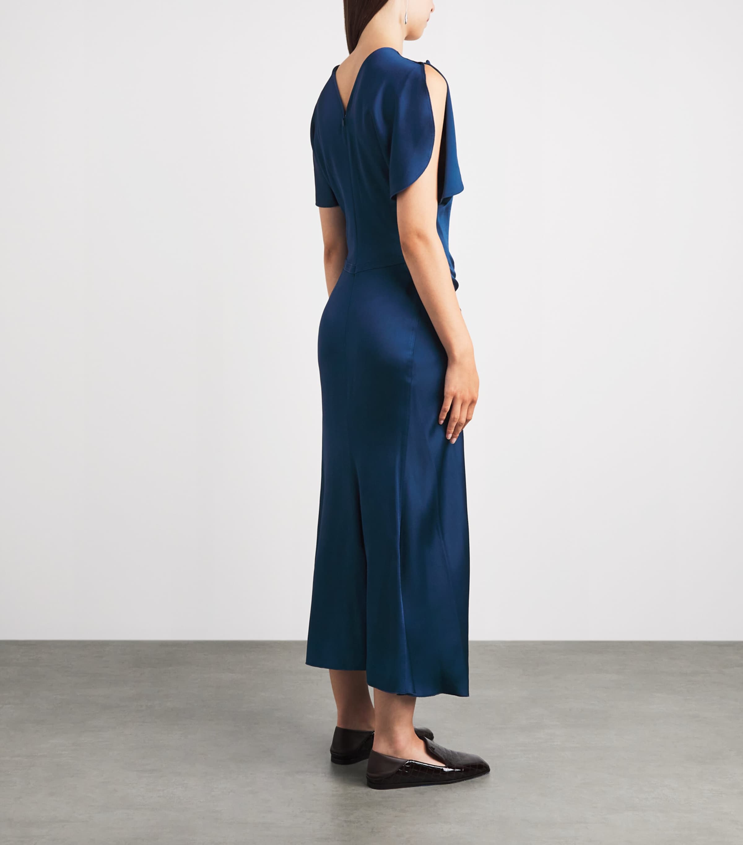 victoria beckham blue dress Draped maxi it is crafted from lustrous satin that moves fluidly over the body Victoria Beckham Satin Bela Midi