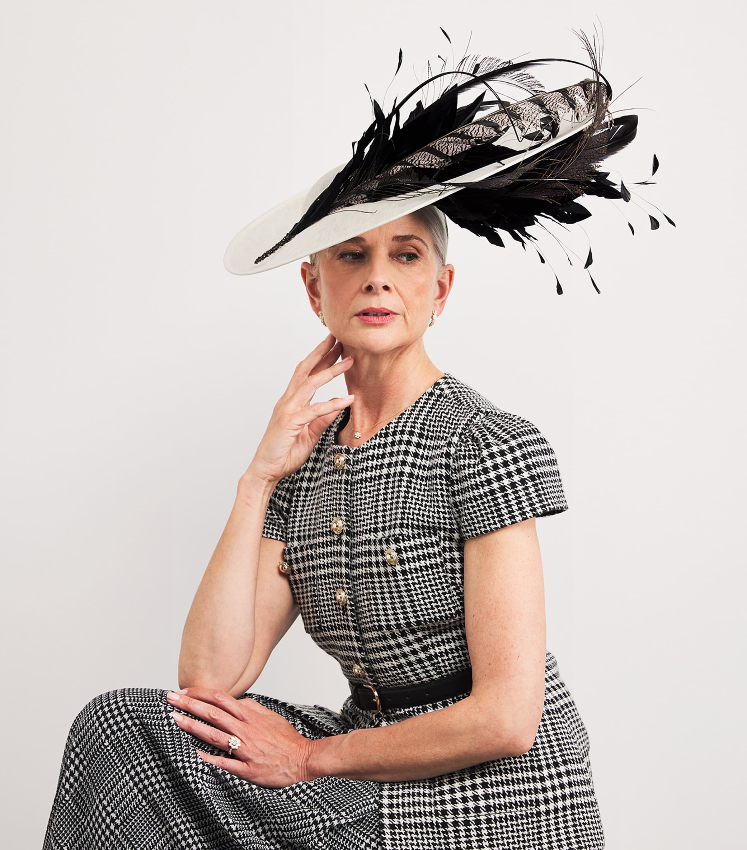 Cosmopolitan Hat Fascinator WHITE / BLACK Image 1