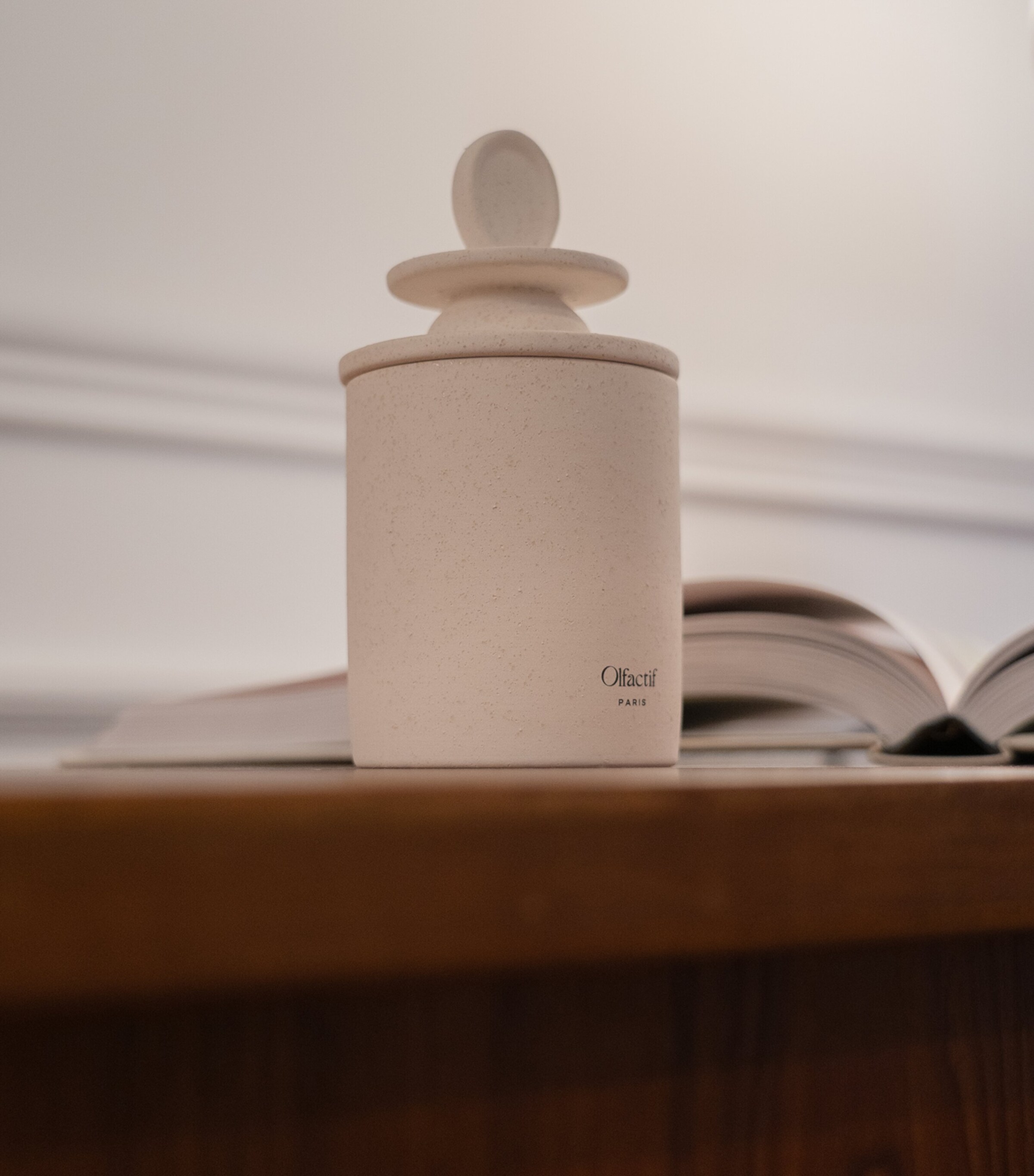 Gemini Wild Berries Candle (240g) WHITE Image 2