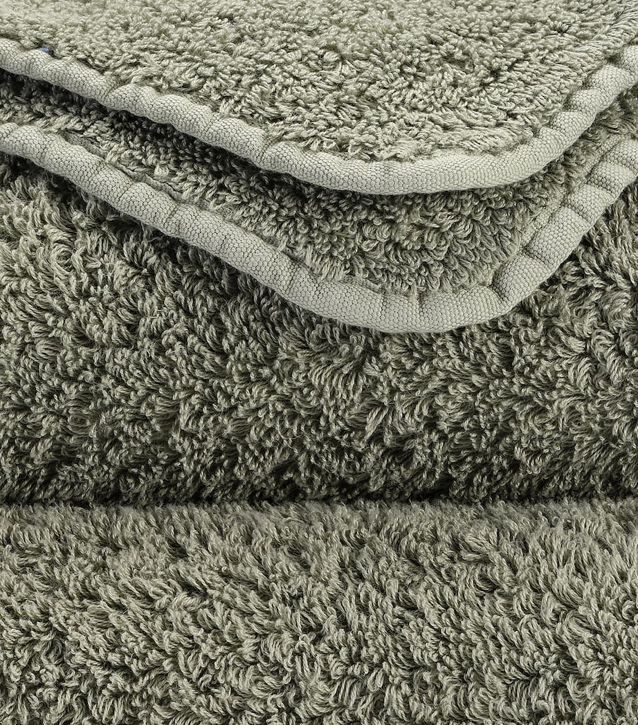 Super Pile Bath Sheet (105cm x 180cm) 277 LAUREL Image 1