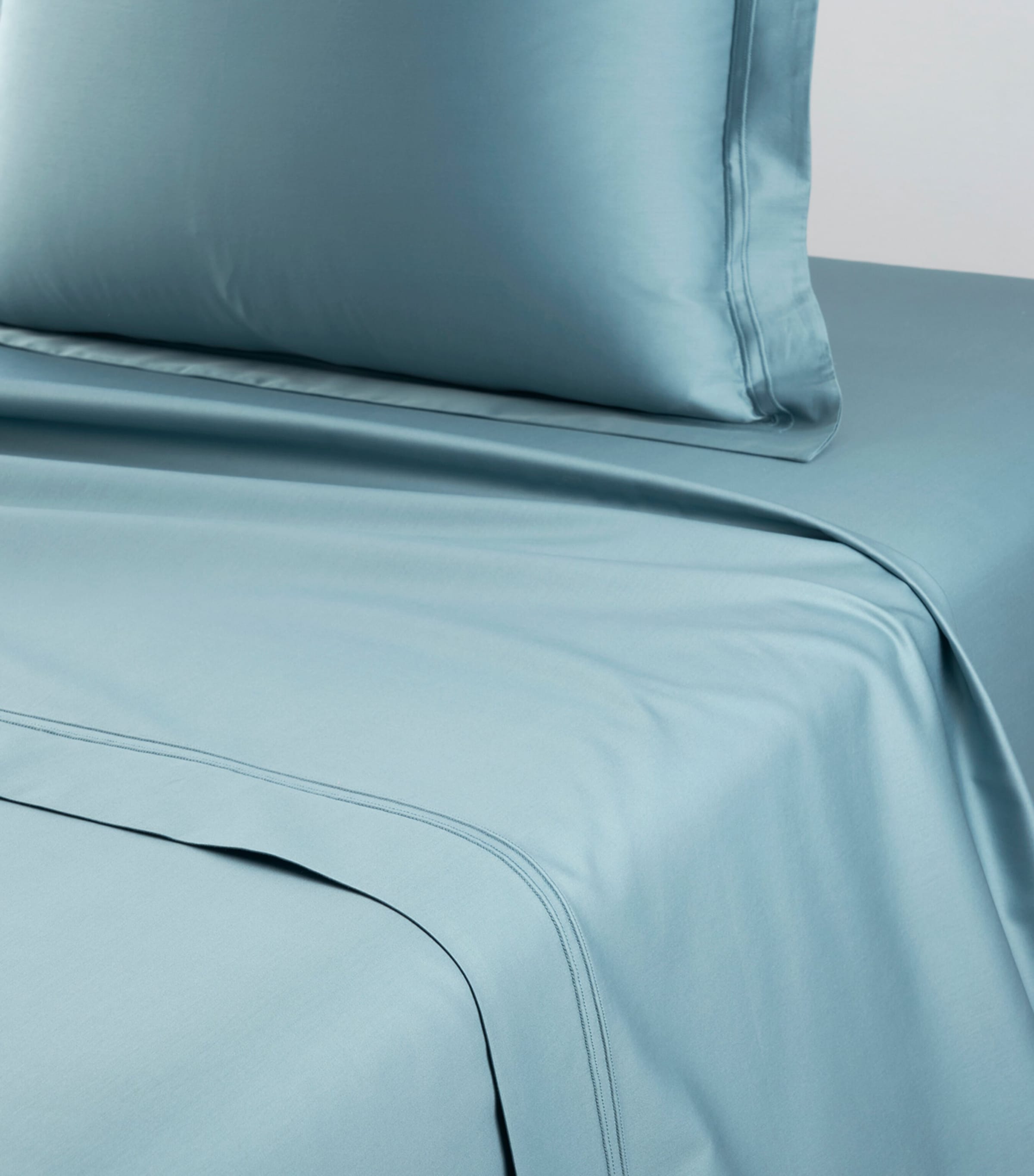 Triomphe Super King Flat Sheet (270cm x 295cm) FJORD Image 2