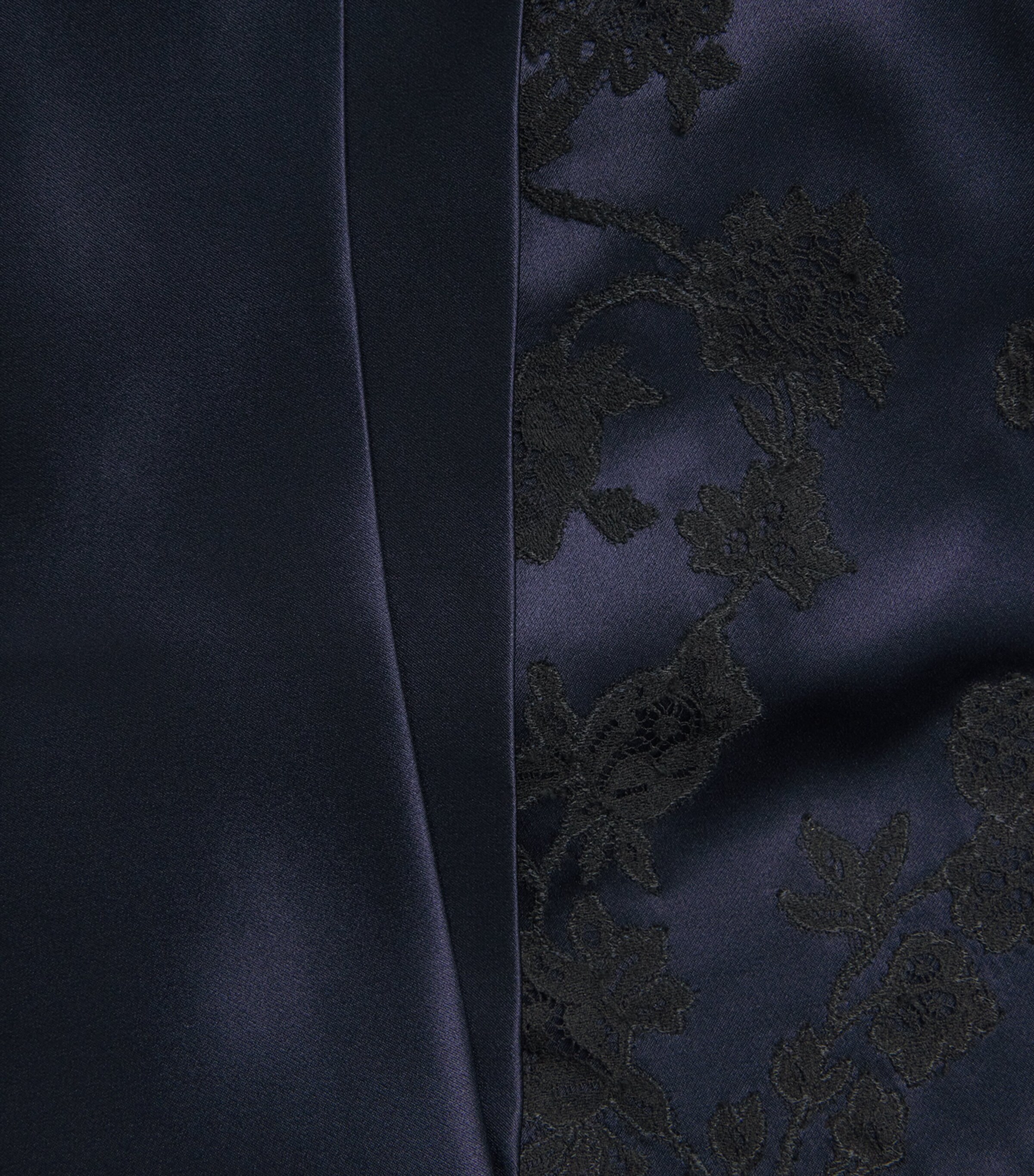 Silk Floral Julia Mini Kimono Robe MARINEBLUE/BLACK Image 4