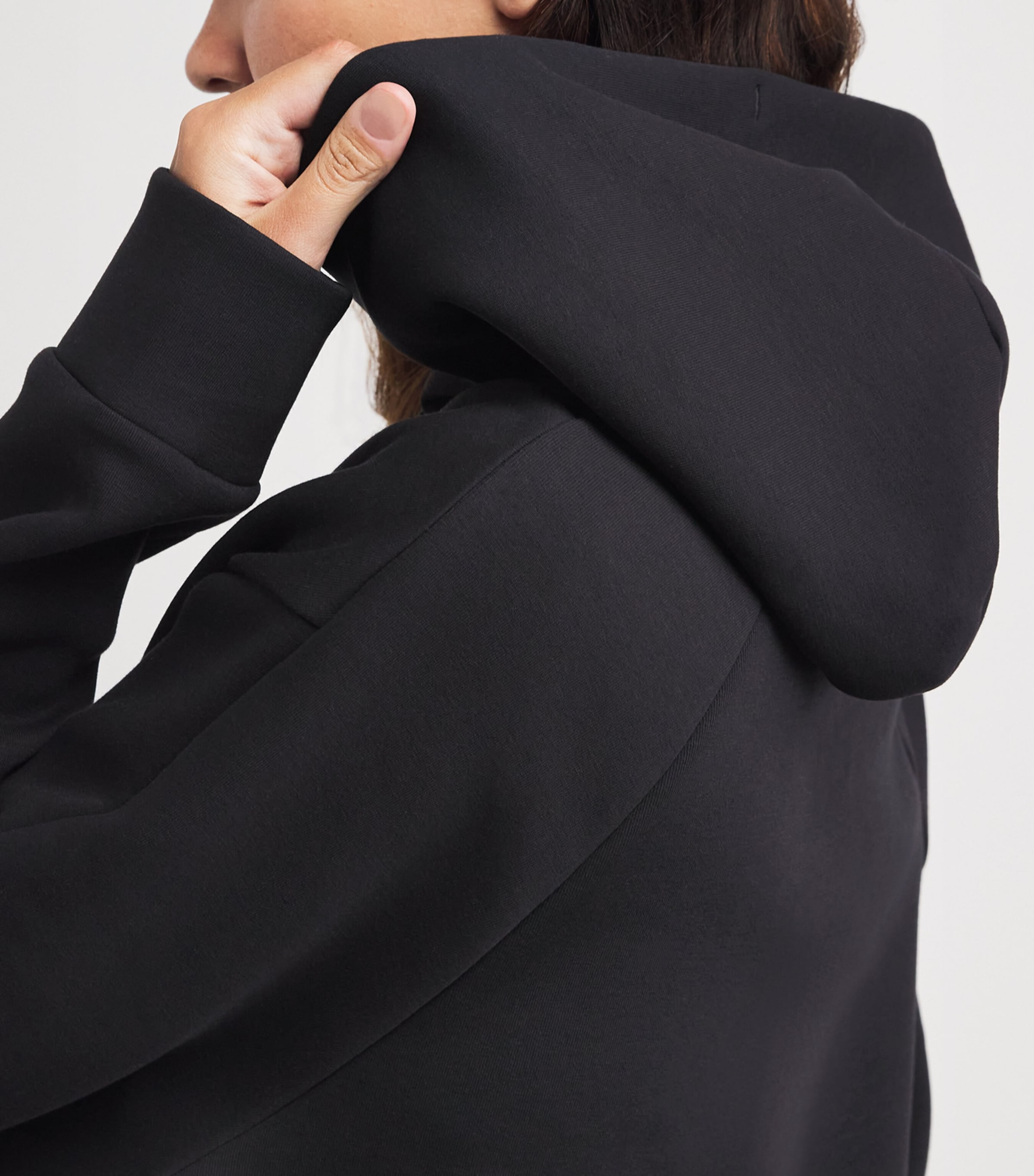 On Womens Cotton-Blend Focus Tech Hoodie Black Image 3