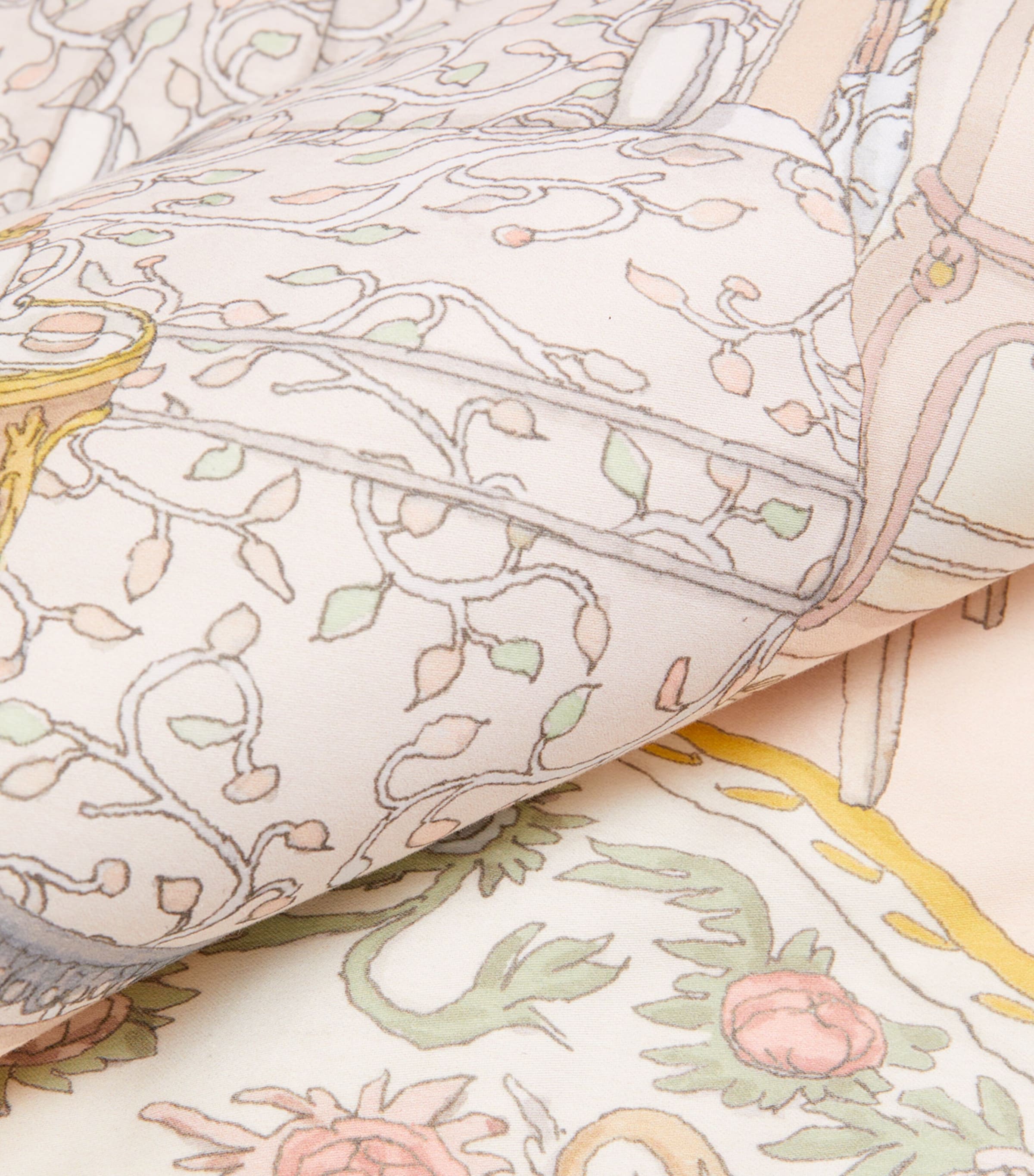 Reversible French Bedroom Quilt MULTI Image 4