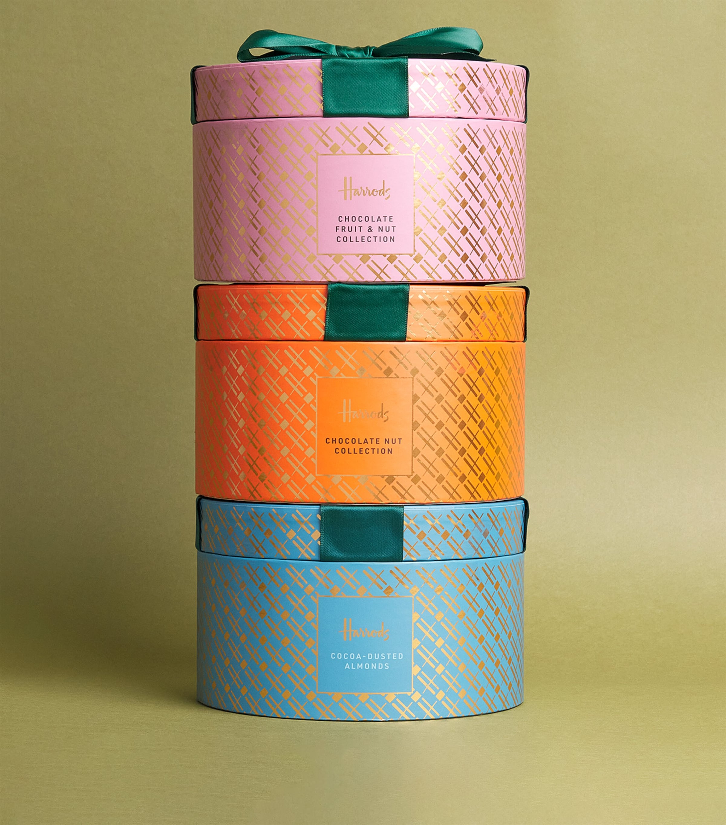 Harrods Cocoa-Dusted Almonds (1.1kg) Image 2