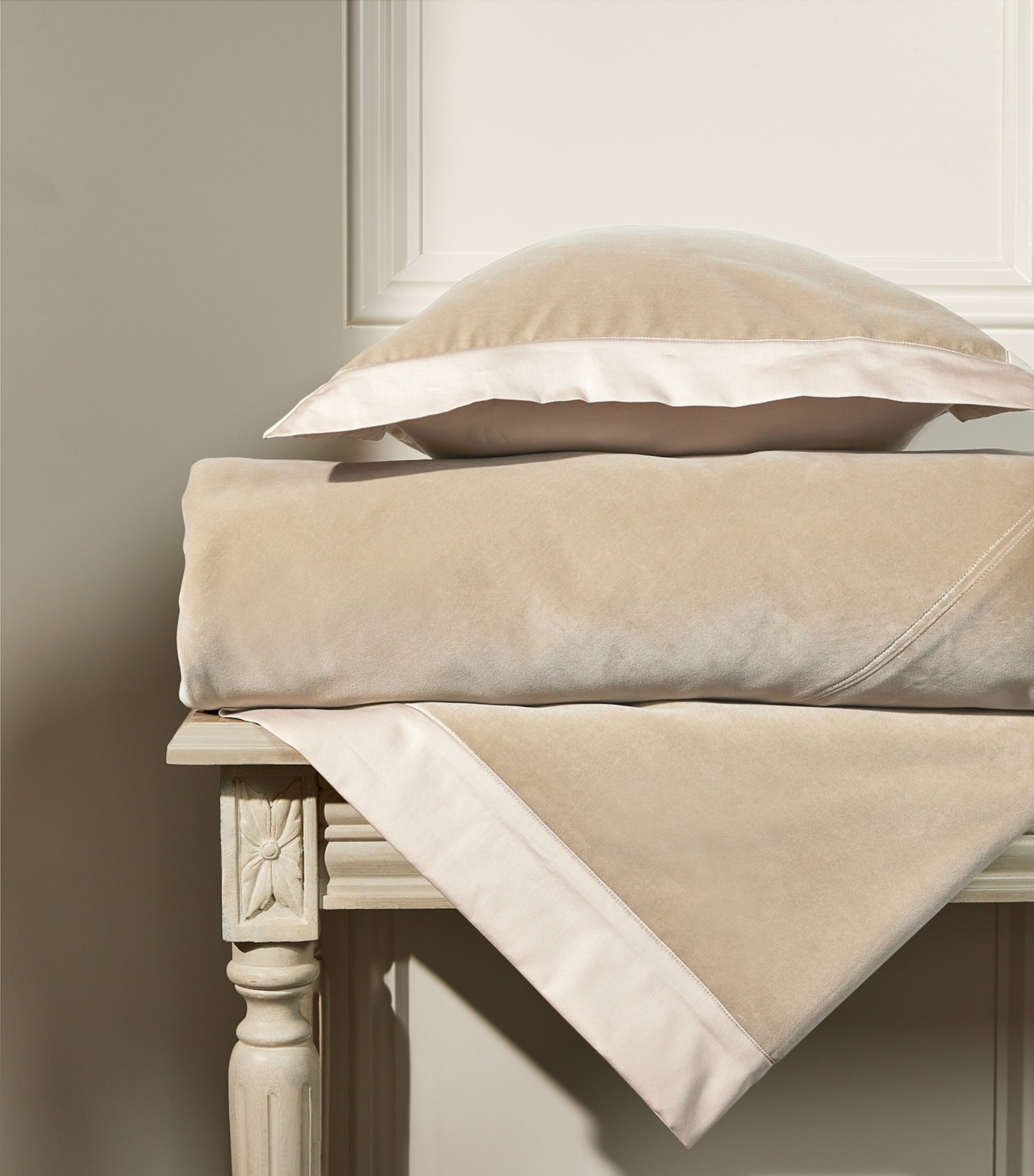 Amalia Cirrus Super King Bedspread (250cm x 260cm) Sand Image 5