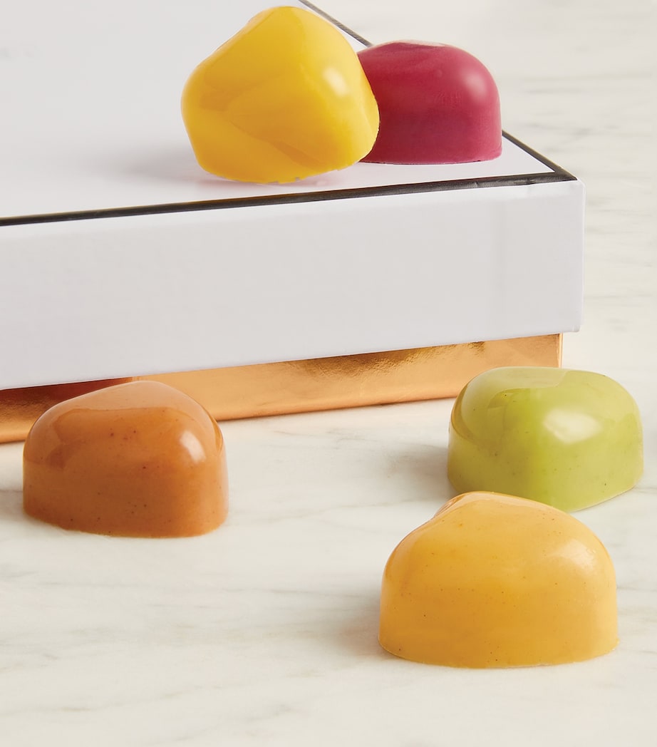 25-Piece Les Cœurs Chocolate Selection Box (175g) NO COLOUR Image 2