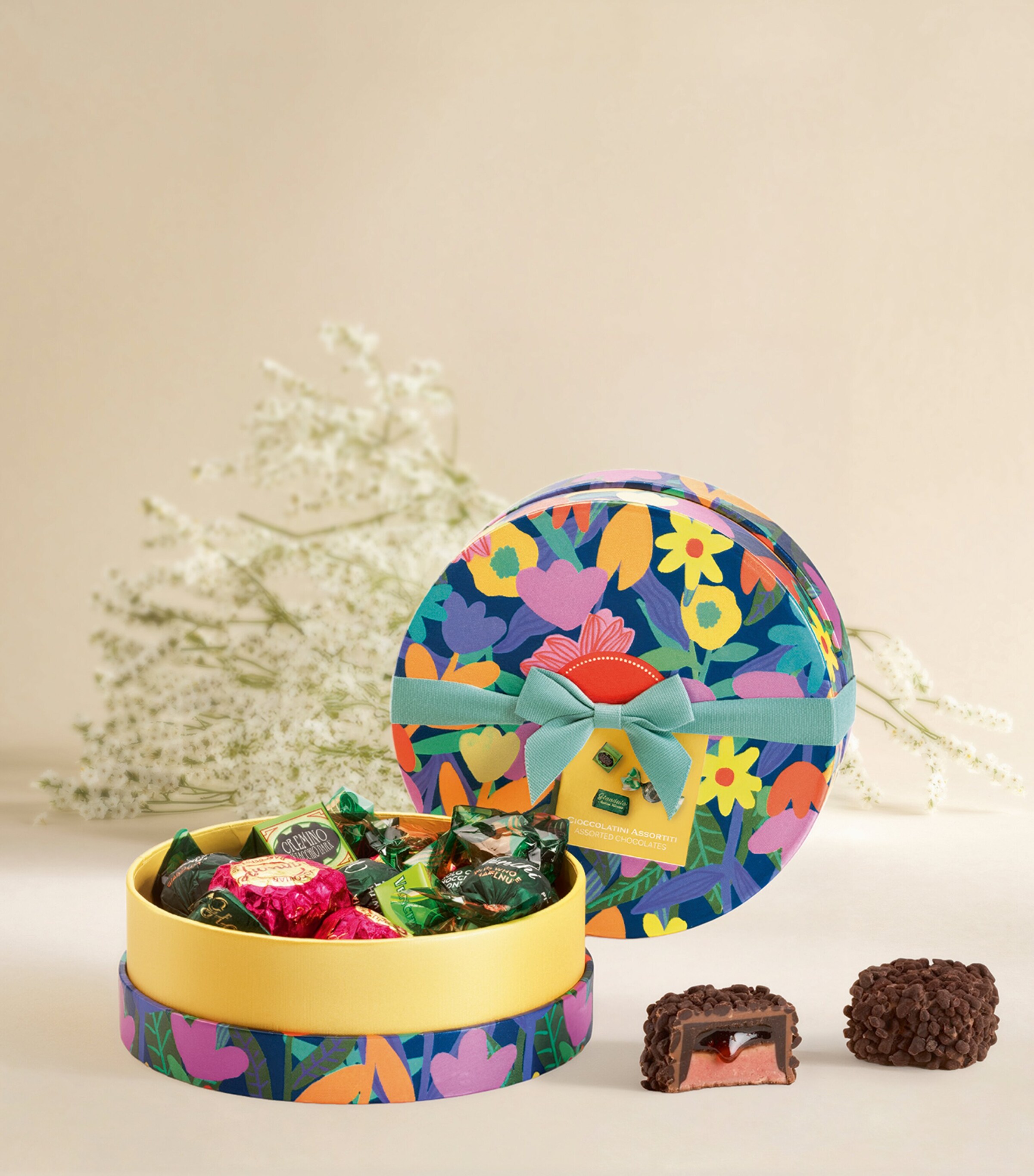 Venchi 1878 Teresa Rego Spring Hamper Chocolates (206g) Image 3