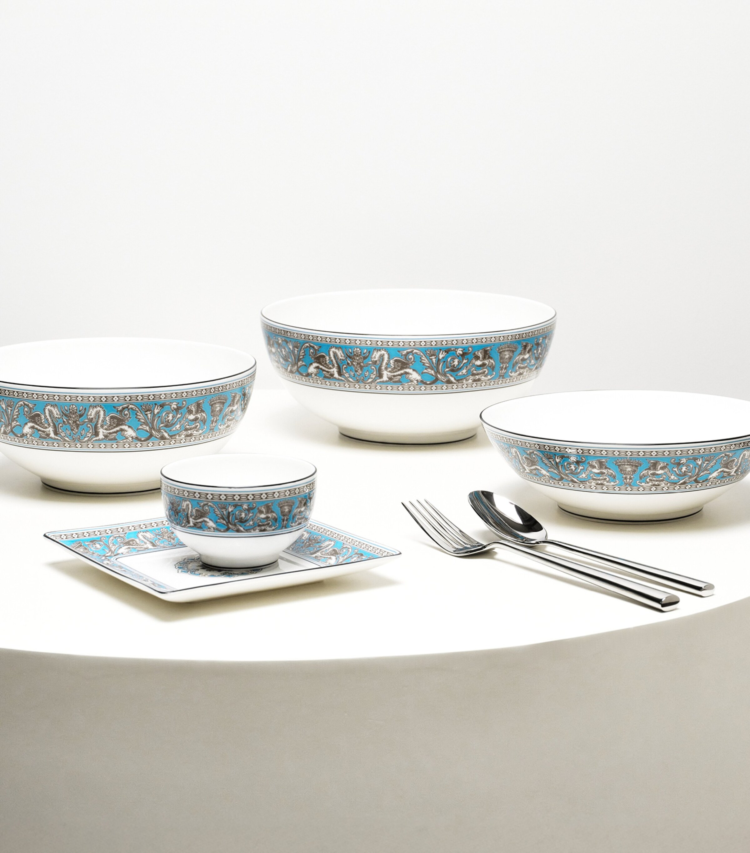 Wedgwood Florentine Soup/Noodle Bowl (20cm) Turquoise Image 2
