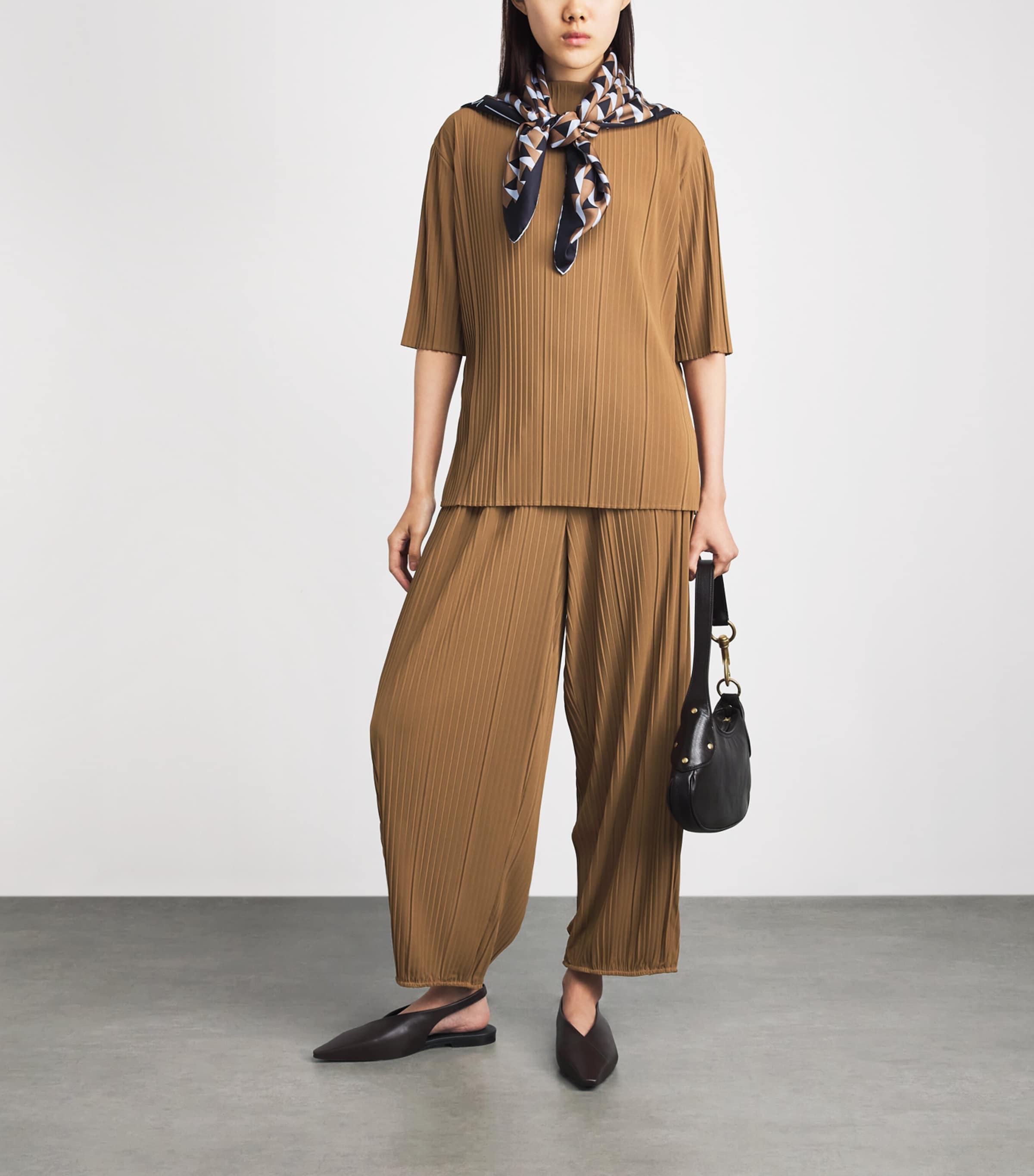 MM Womens Chiffon Pleated Boat-Neck Blouse Hazelnut Brown Image 2