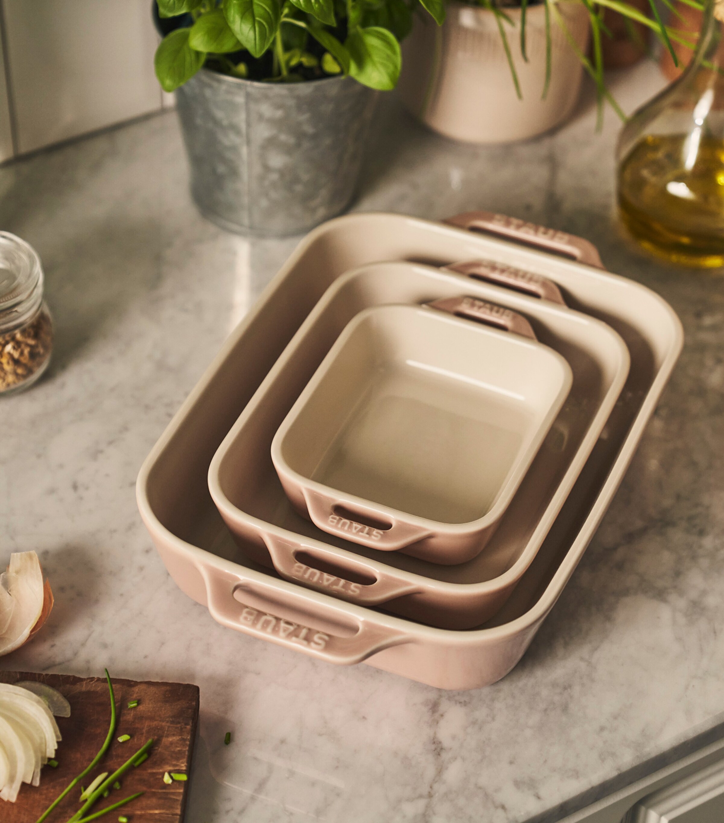 Staub 3-Piece Oven Dish Set Light Pink Image 2