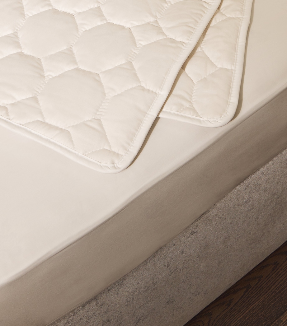 Cotton Super King Mattress Protector (180cm x 200cm) WHITE Image 4