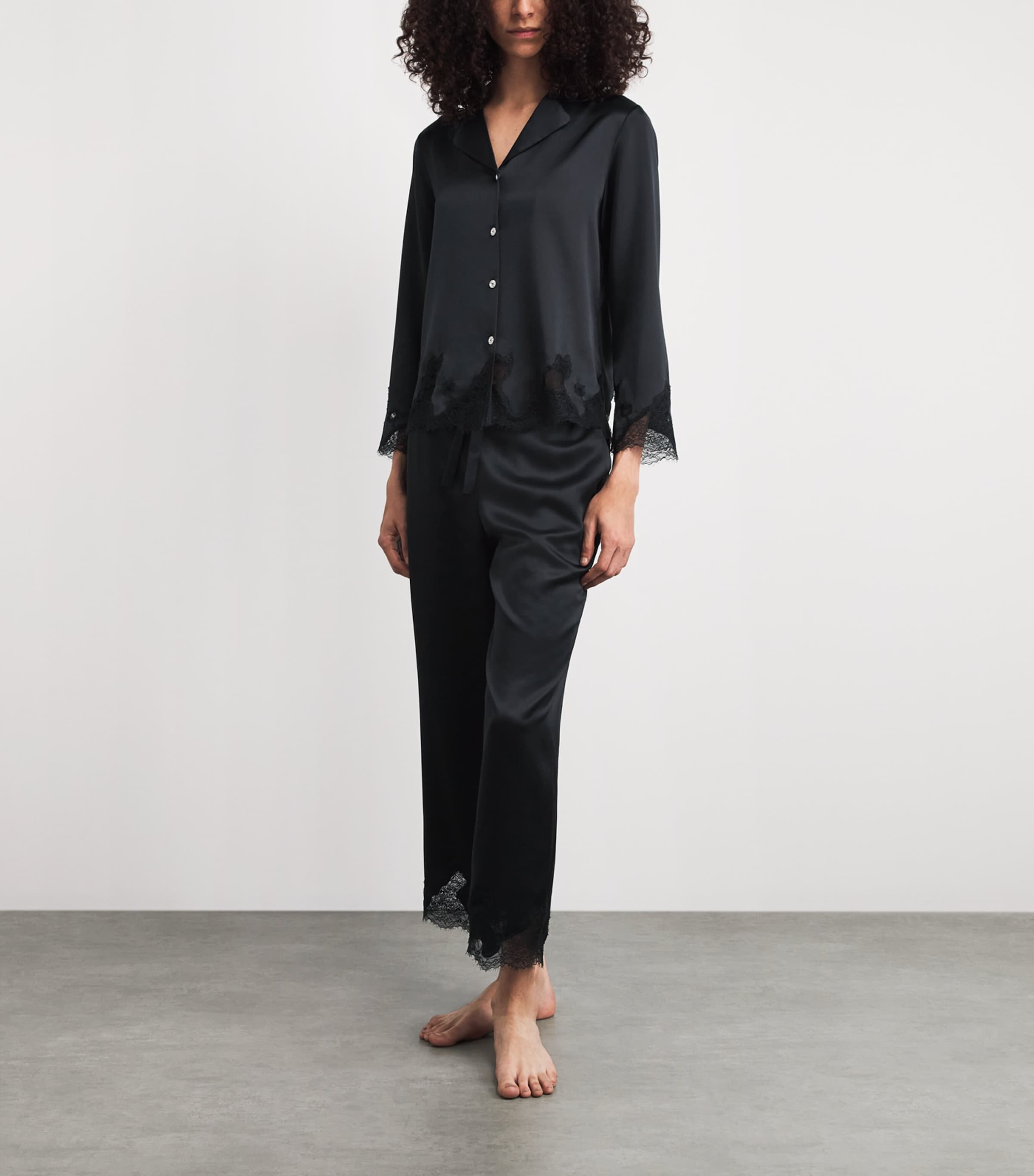 MANITO Womens Silk Lace-Trim Luella Pyjama Set Black Image 2