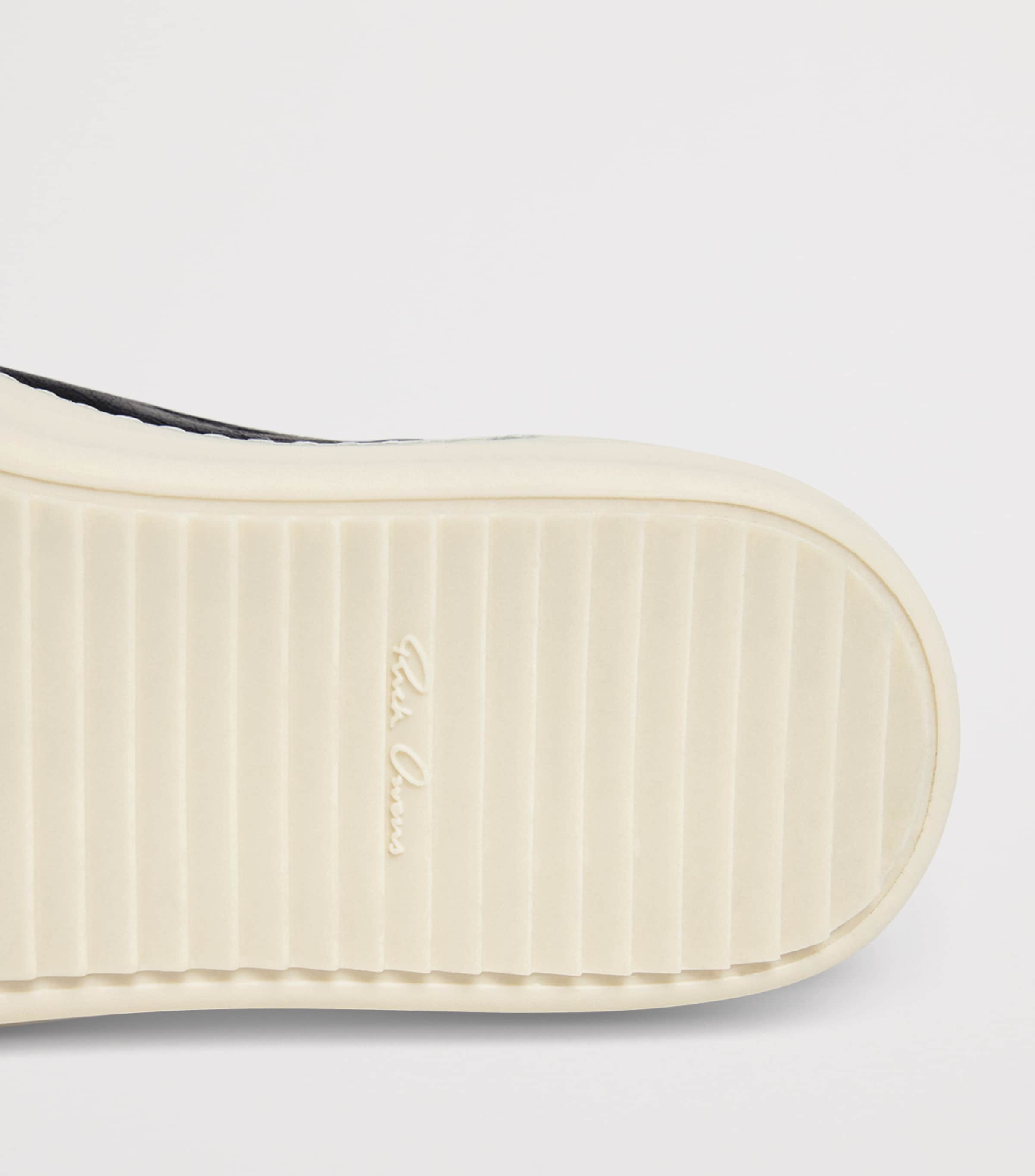 Tumbled Lambskin Vintage Low-Top Sneakers BLACK/MILK/MILK/ 911 Image 8