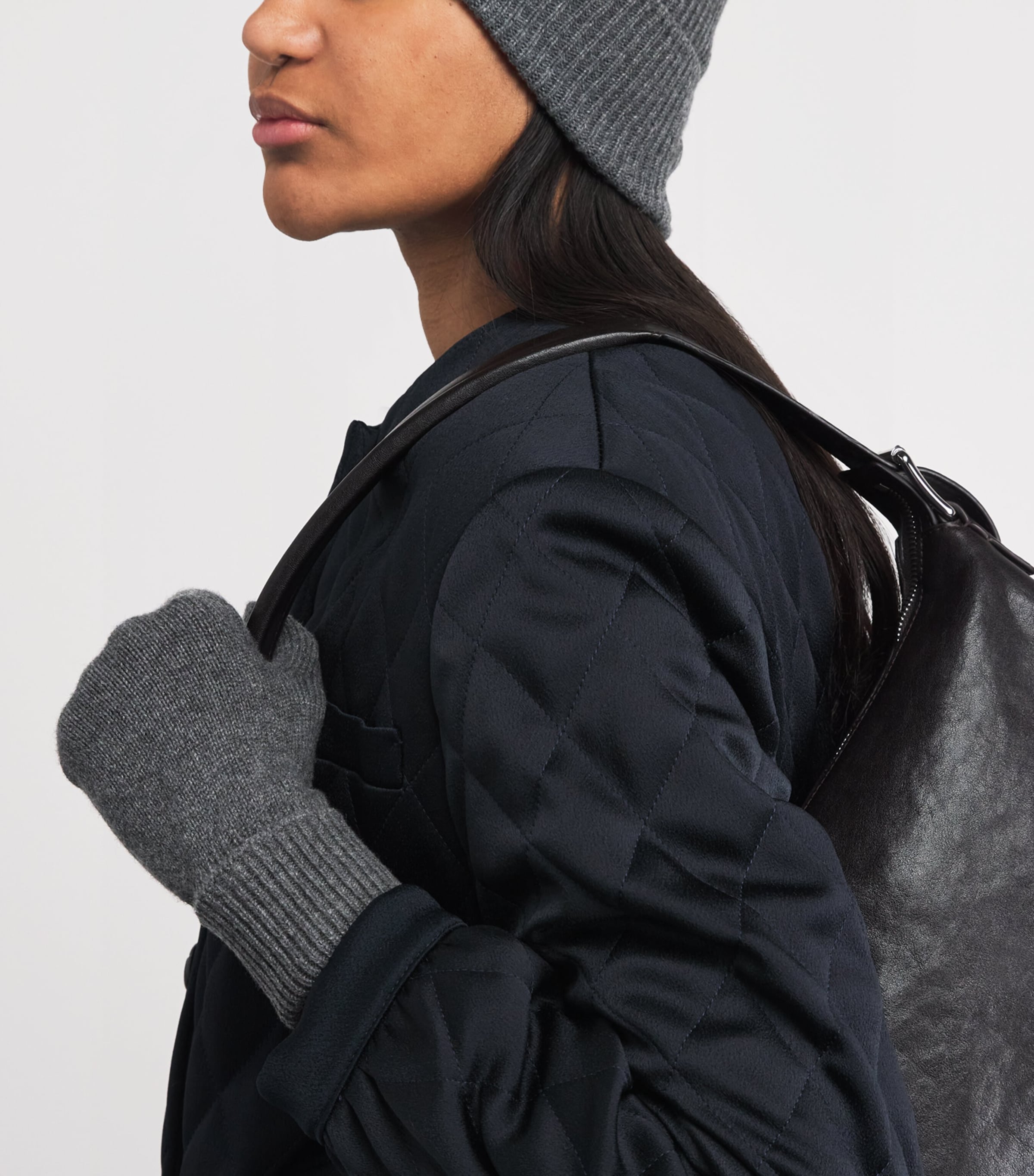 Johnstons Of Elgin Cashmere Hat and Gloves Gift Set Mid Grey Image 2