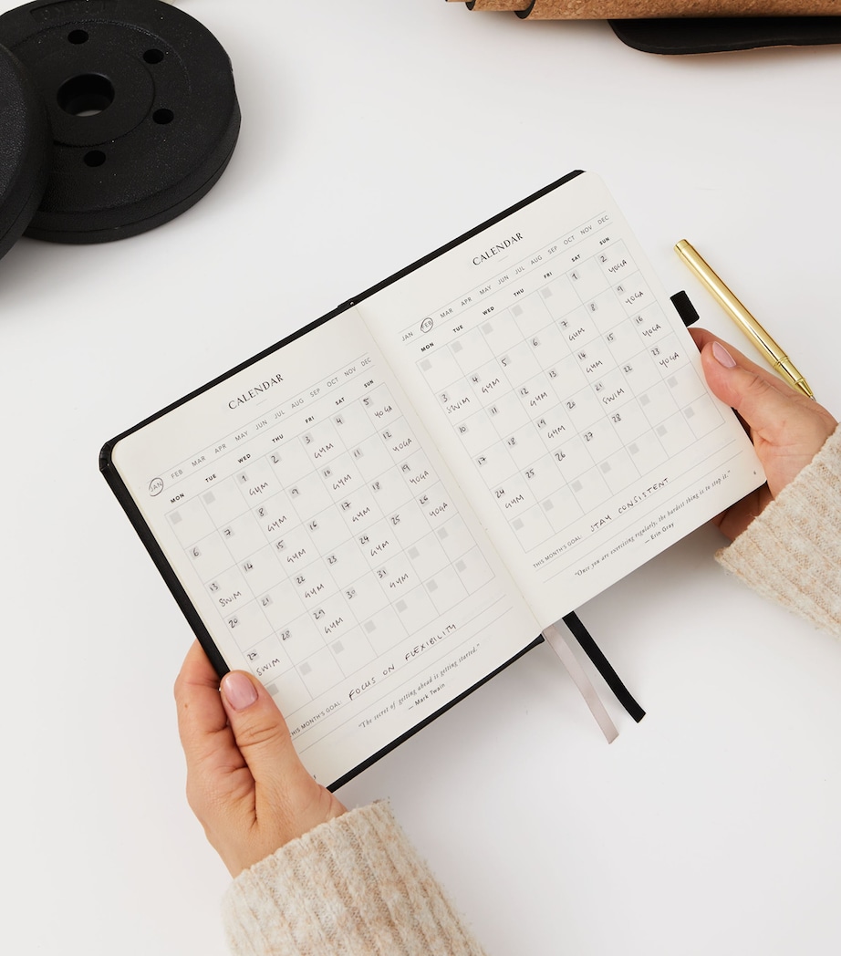 My Daily Gym Planner: Fitness & Wellbeing Journal BLACK, GOLD Image 5