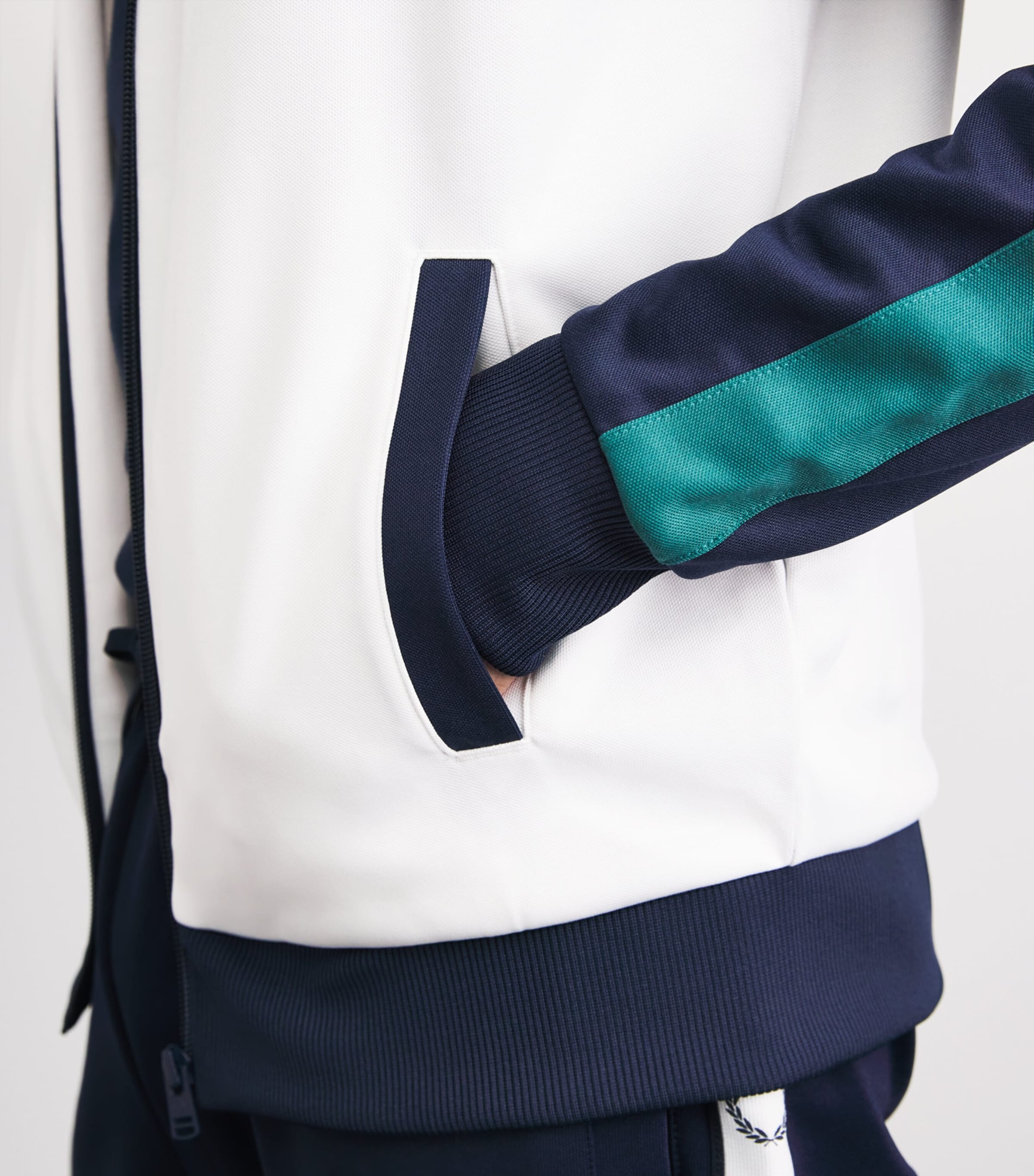 Fred Perry Mens Contrast-Sleeve Track Jacket Snow White Image 3