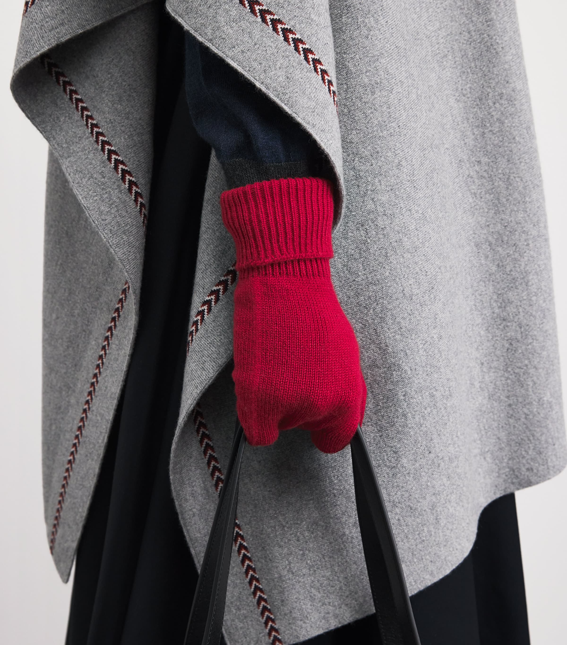 Johnstons Of Elgin Neck Tie and Gloves Gift Set Claret Image 5